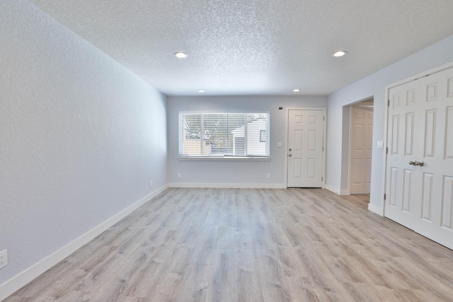 Detail Gallery Image 18 of 21 For 3519 Hoover St, Redwood City,  CA 94063 - – Beds | – Baths