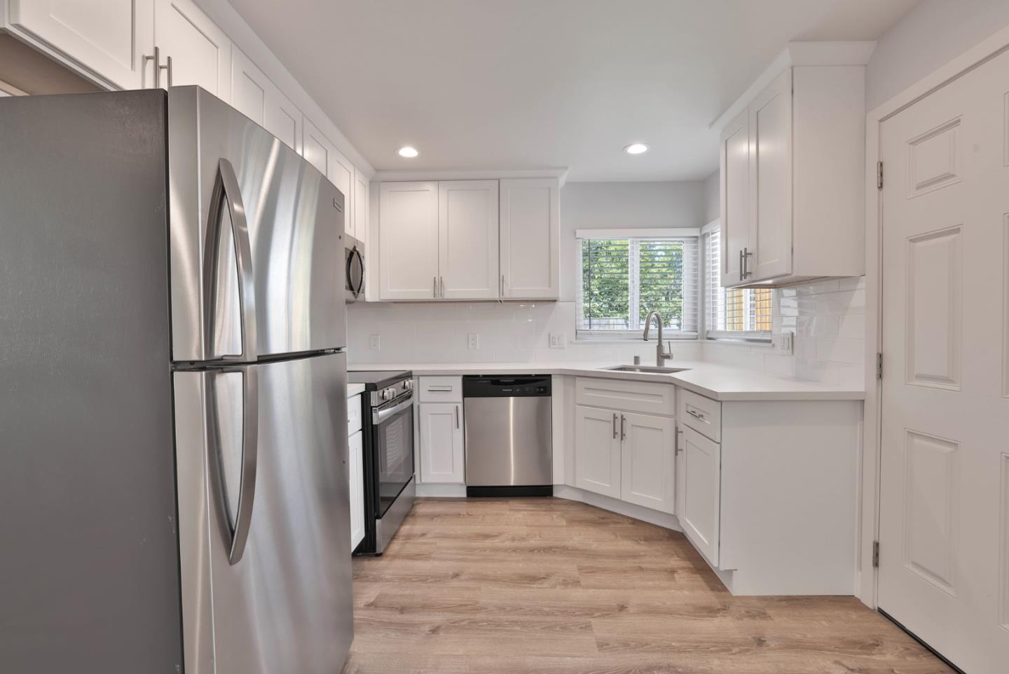 Detail Gallery Image 20 of 21 For 3519 Hoover St, Redwood City,  CA 94063 - – Beds | – Baths