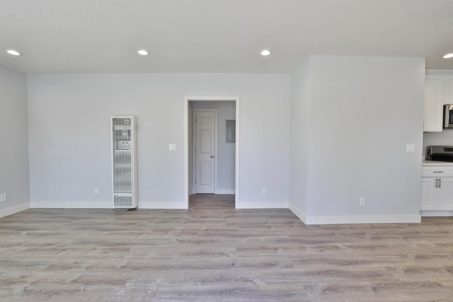 Detail Gallery Image 3 of 21 For 3519 Hoover St, Redwood City,  CA 94063 - – Beds | – Baths