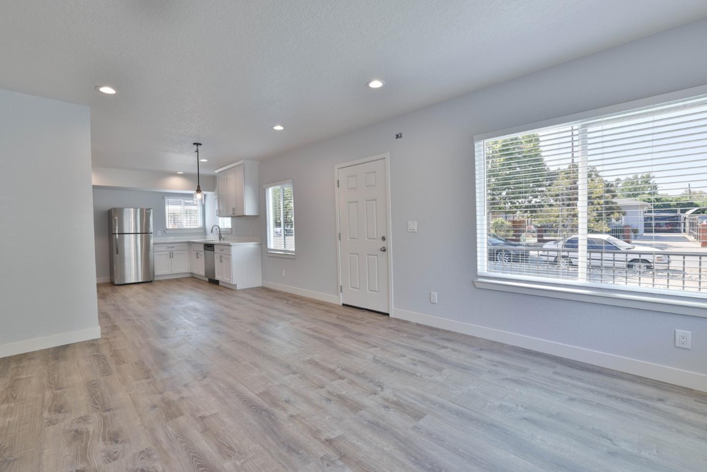 Detail Gallery Image 5 of 21 For 3519 Hoover St, Redwood City,  CA 94063 - – Beds | – Baths