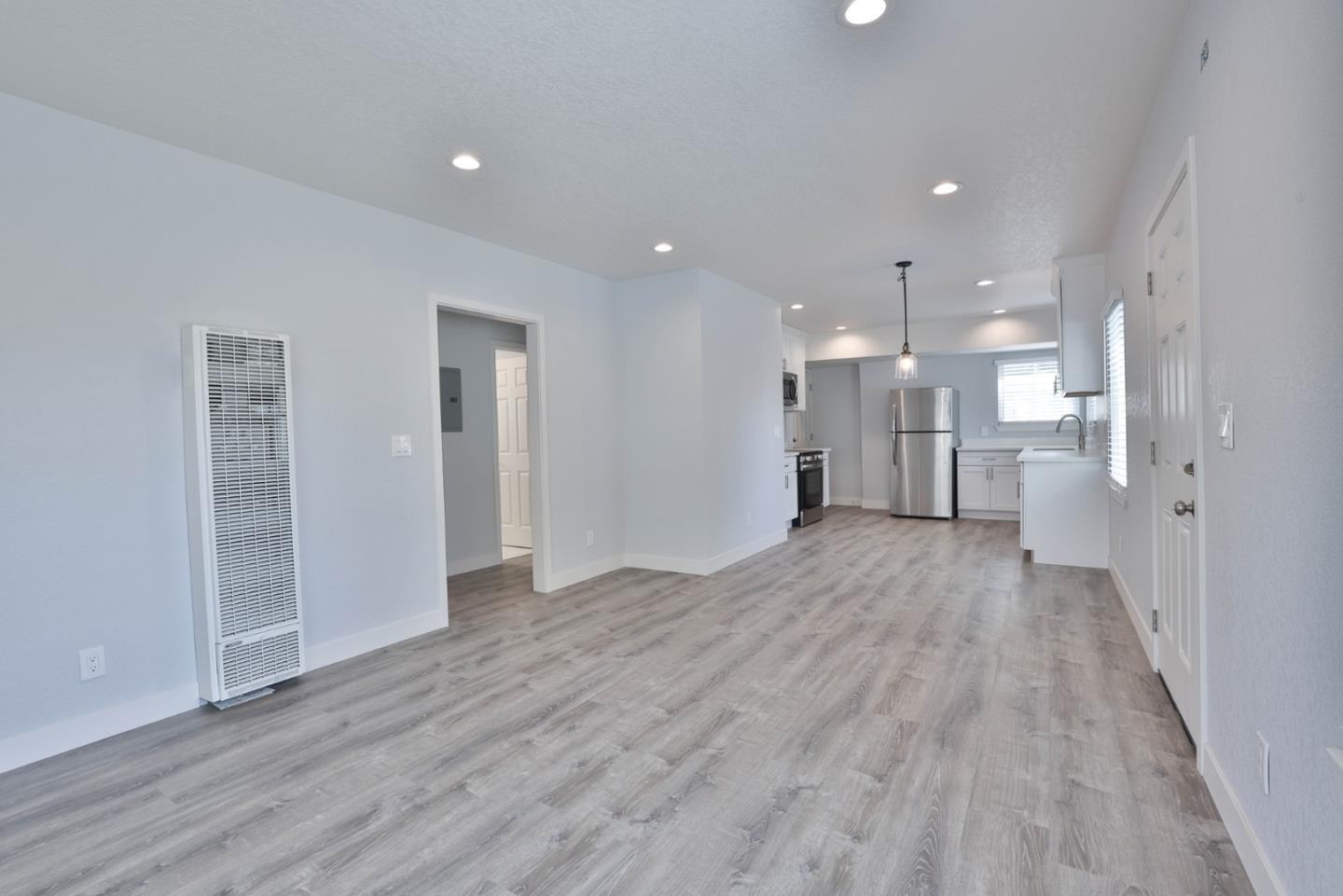 Detail Gallery Image 6 of 21 For 3519 Hoover St, Redwood City,  CA 94063 - – Beds | – Baths