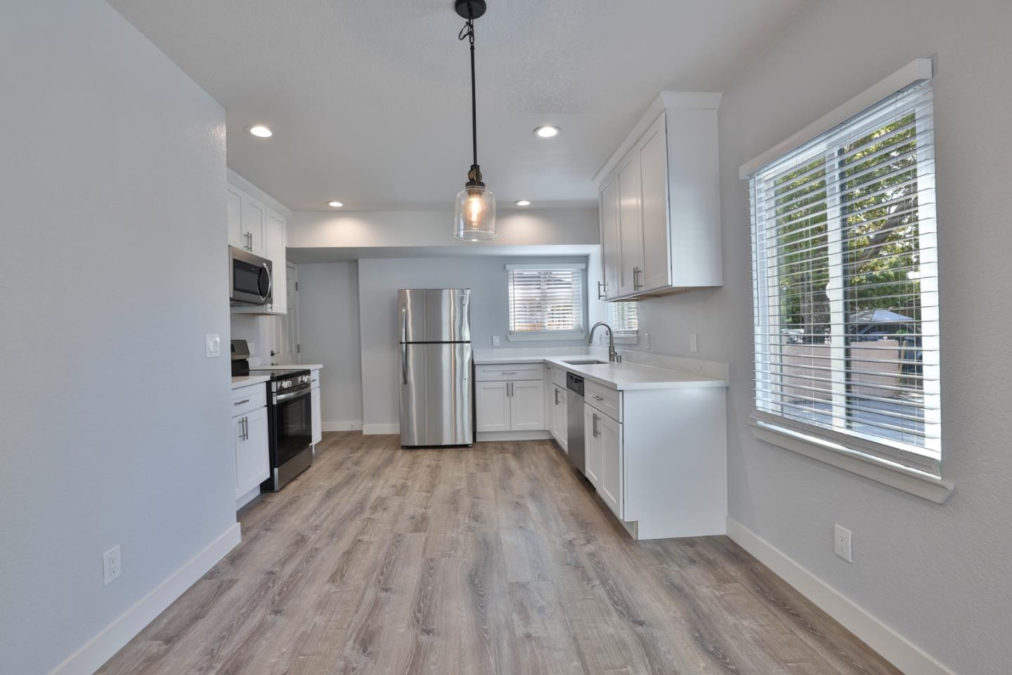 Detail Gallery Image 7 of 21 For 3519 Hoover St, Redwood City,  CA 94063 - – Beds | – Baths