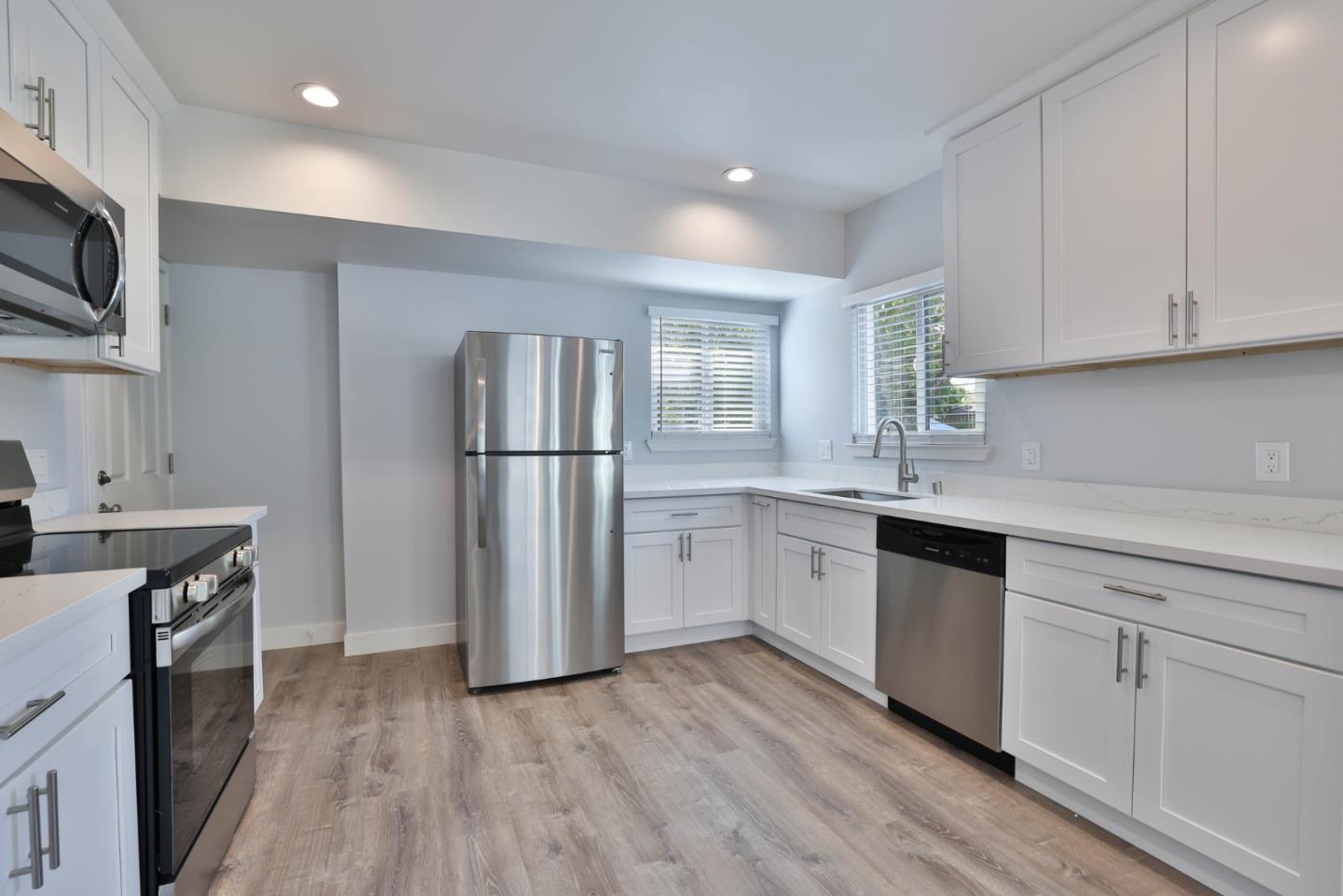 Detail Gallery Image 9 of 21 For 3519 Hoover St, Redwood City,  CA 94063 - – Beds | – Baths