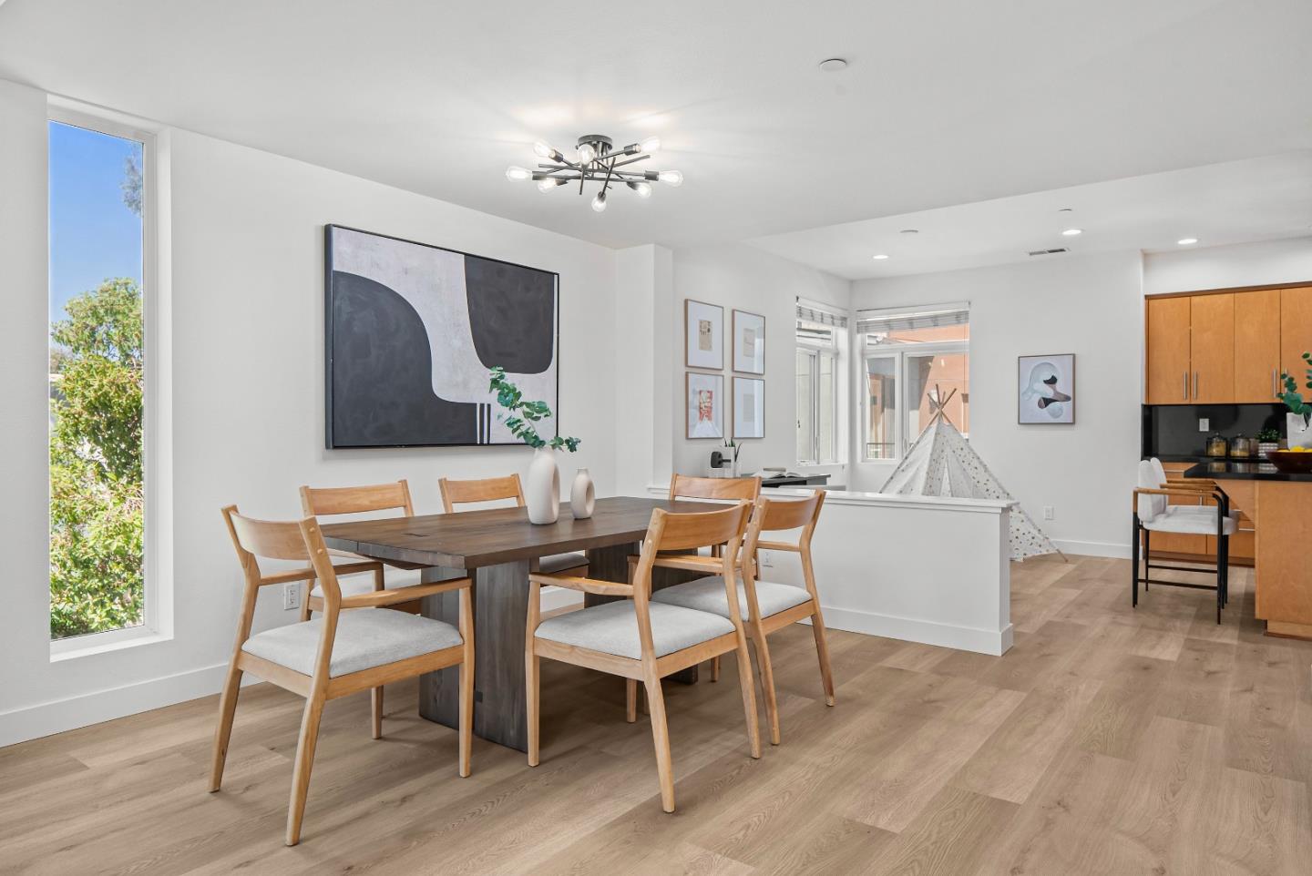 Detail Gallery Image 17 of 50 For 3180 Berryessa St, Palo Alto,  CA 94303 - 3 Beds | 3/1 Baths