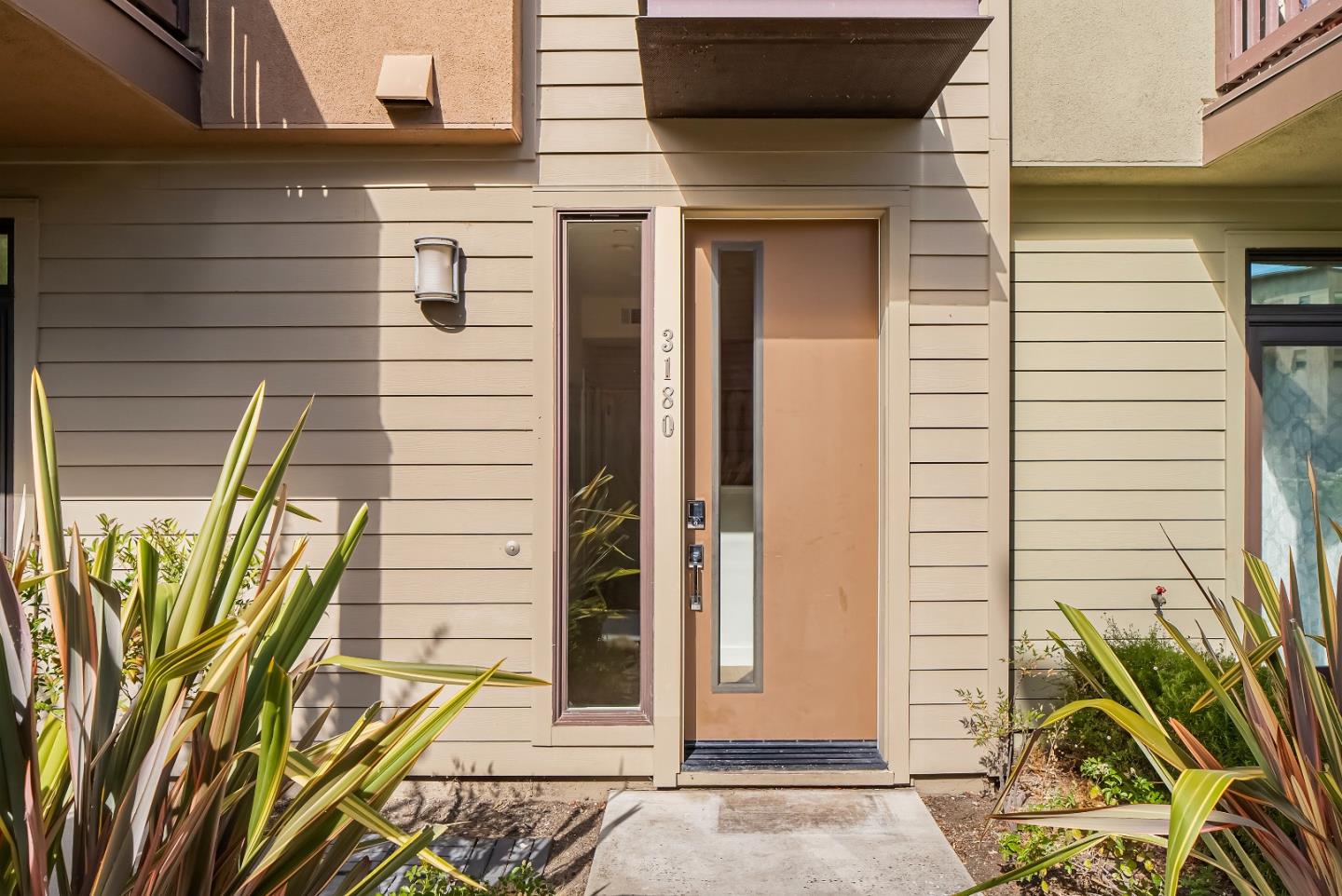 Detail Gallery Image 2 of 50 For 3180 Berryessa St, Palo Alto,  CA 94303 - 3 Beds | 3/1 Baths