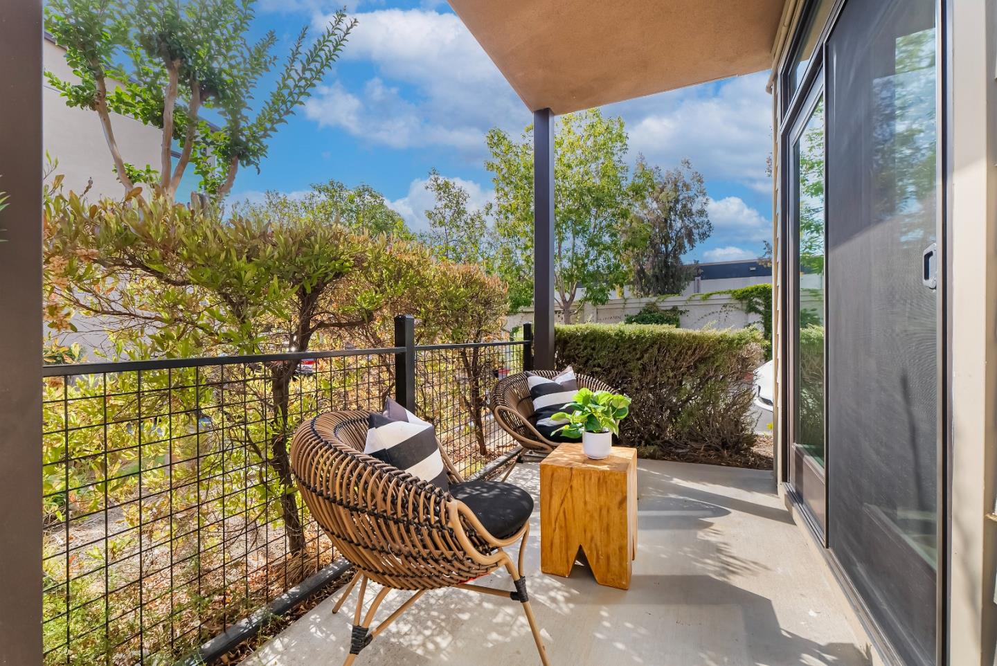 Detail Gallery Image 26 of 50 For 3180 Berryessa St, Palo Alto,  CA 94303 - 3 Beds | 3/1 Baths