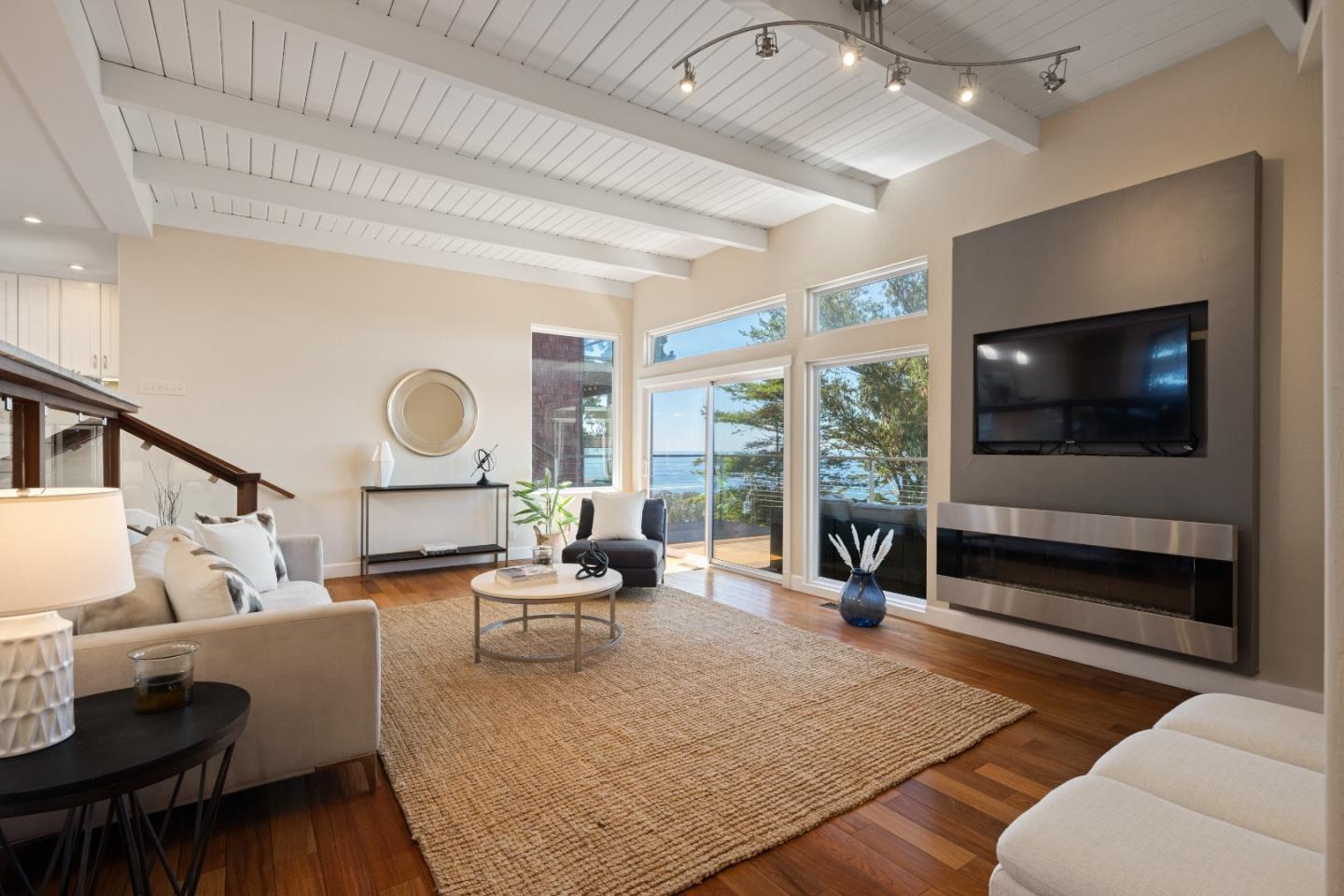 Detail Gallery Image 11 of 71 For 115 Del Monte Rd, El Granada,  CA 94018 - 3 Beds | 3/1 Baths