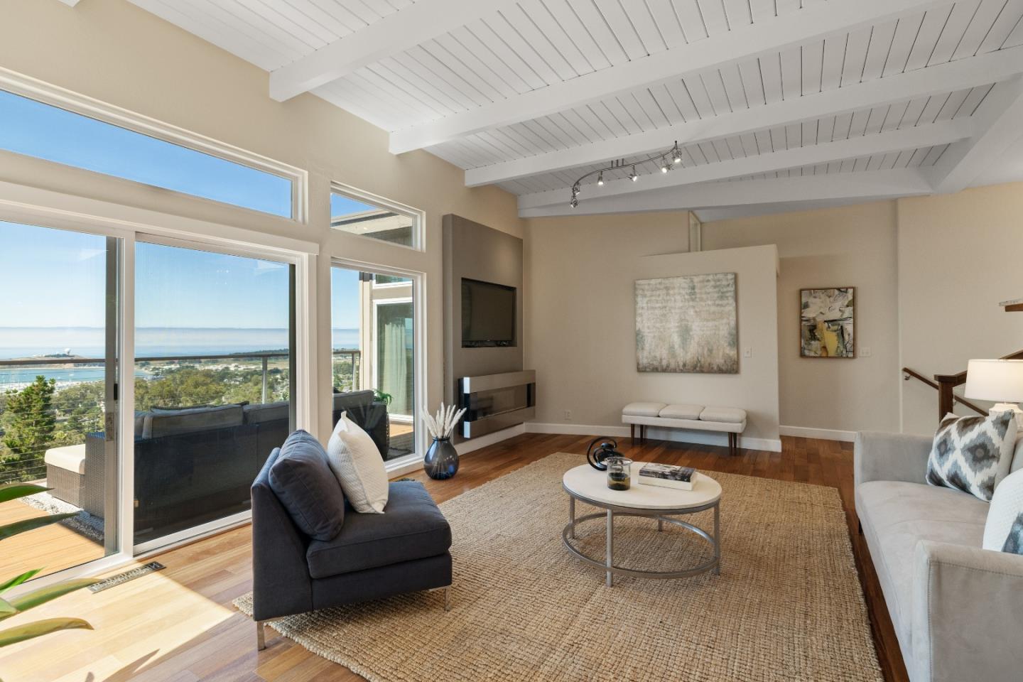 Detail Gallery Image 14 of 71 For 115 Del Monte Rd, El Granada,  CA 94018 - 3 Beds | 3/1 Baths