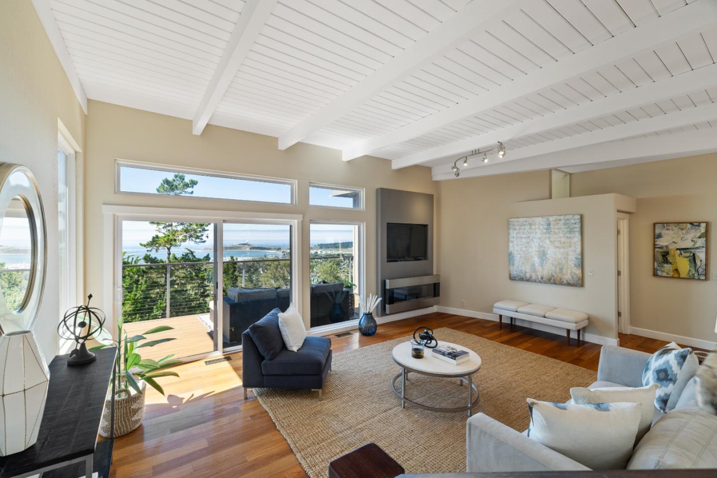 Detail Gallery Image 15 of 71 For 115 Del Monte Rd, El Granada,  CA 94018 - 3 Beds | 3/1 Baths