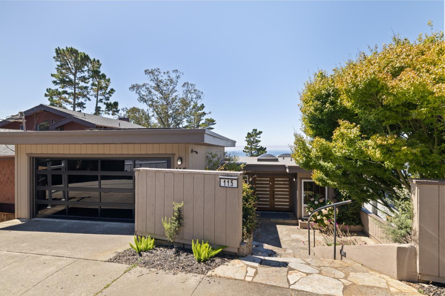 Detail Gallery Image 3 of 71 For 115 Del Monte Rd, El Granada,  CA 94018 - 3 Beds | 3/1 Baths