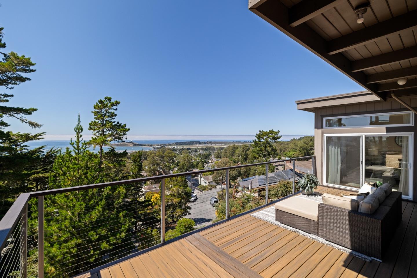 Detail Gallery Image 34 of 71 For 115 Del Monte Rd, El Granada,  CA 94018 - 3 Beds | 3/1 Baths