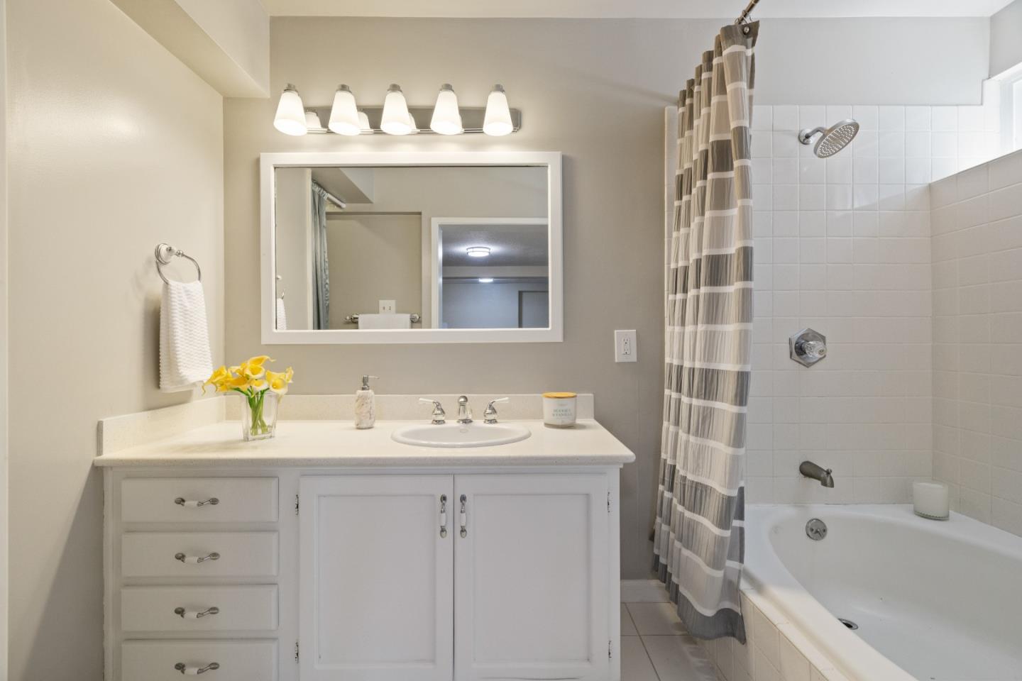 Detail Gallery Image 52 of 71 For 115 Del Monte Rd, El Granada,  CA 94018 - 3 Beds | 3/1 Baths