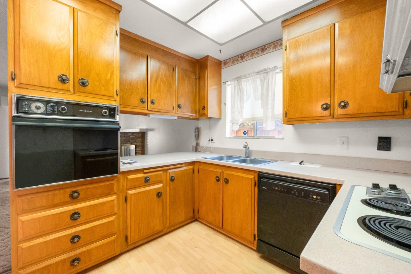 Detail Gallery Image 5 of 16 For 35172 Lancero St, Fremont,  CA 94536 - 4 Beds | 2 Baths