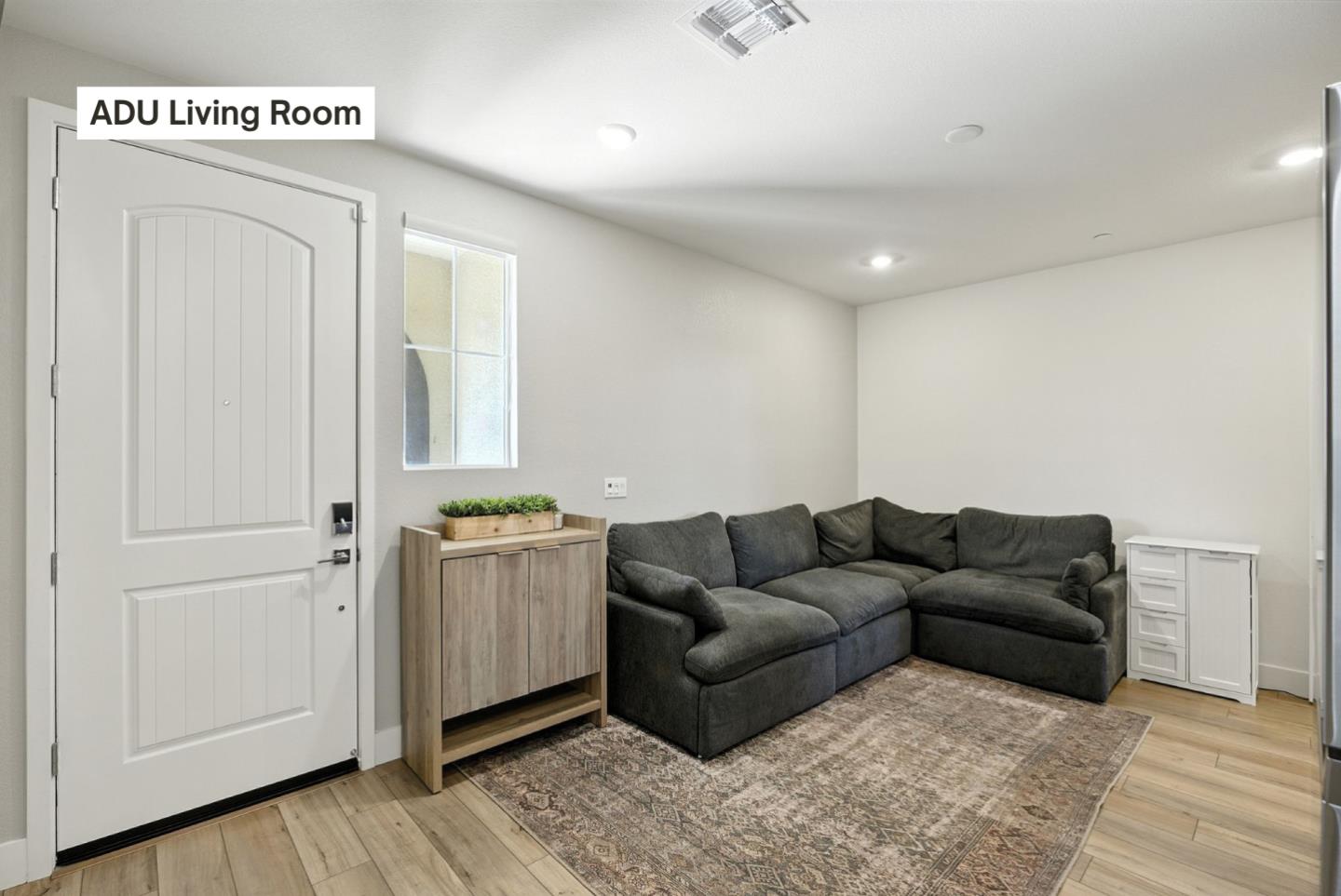 Detail Gallery Image 47 of 65 For 1900 Lotus Ct, Hollister,  CA 95023 - 5 Beds | 4 Baths