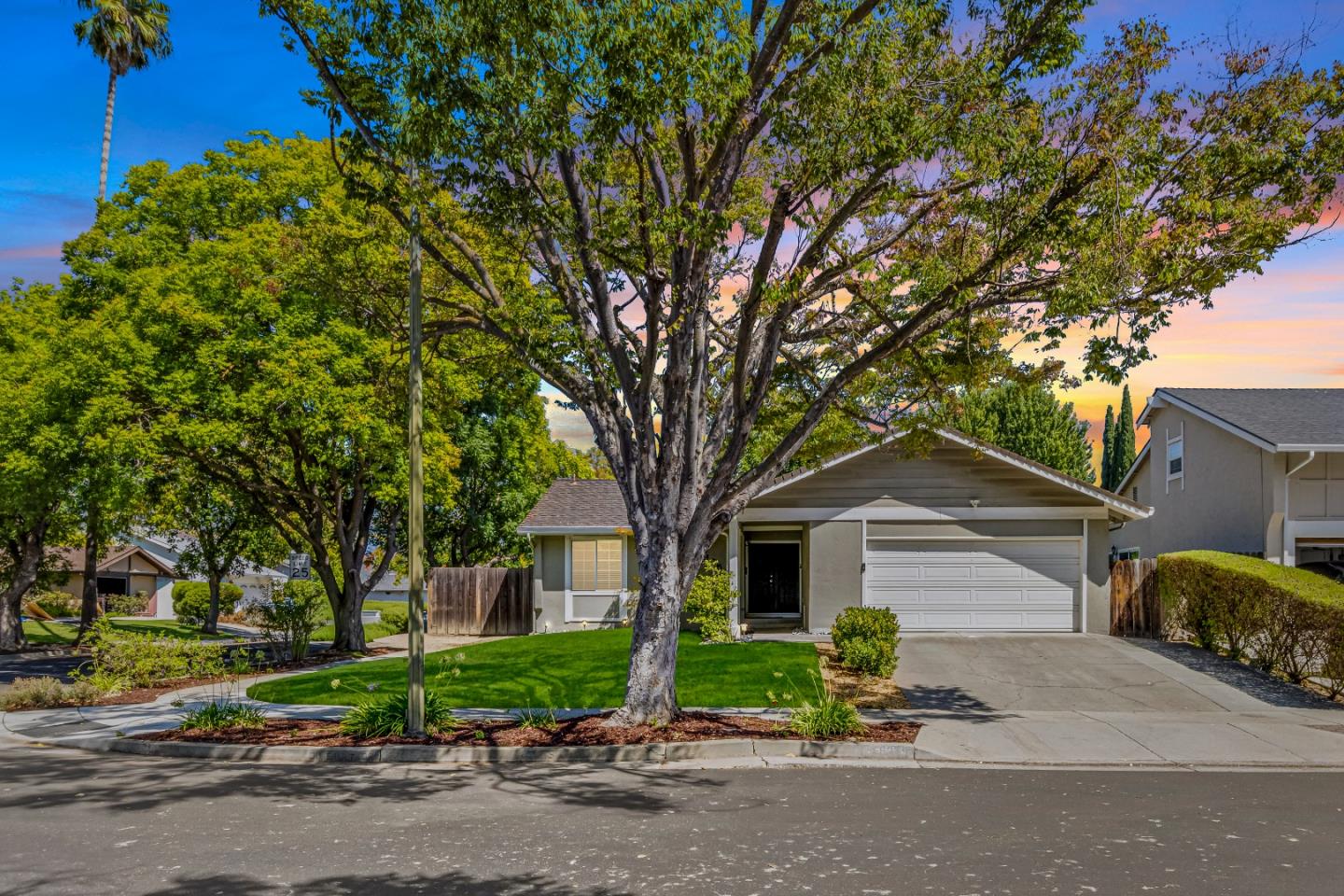 Detail Gallery Image 2 of 32 For 6375 San Anselmo Way, San Jose,  CA 95119 - 2 Beds | 2 Baths