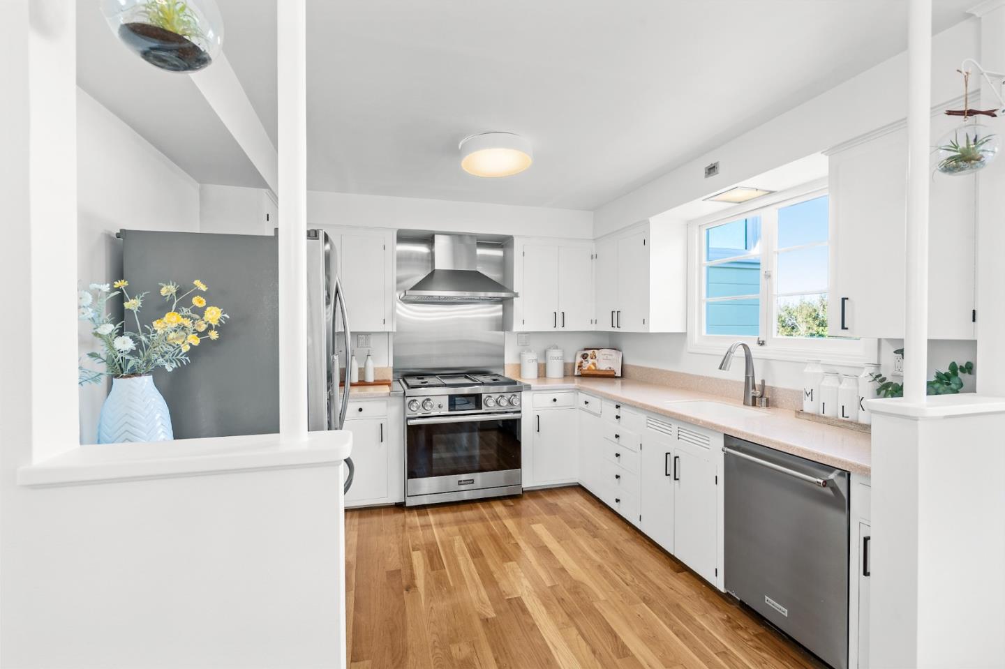 Detail Gallery Image 16 of 57 For 532 Cedar Ave, San Bruno,  CA 94066 - 3 Beds | 1/1 Baths