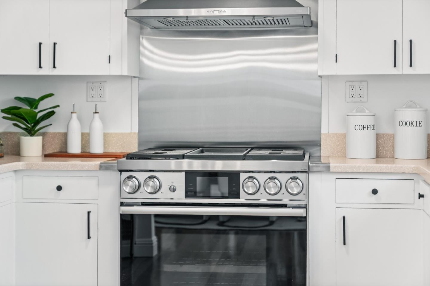 Detail Gallery Image 18 of 57 For 532 Cedar Ave, San Bruno,  CA 94066 - 3 Beds | 1/1 Baths