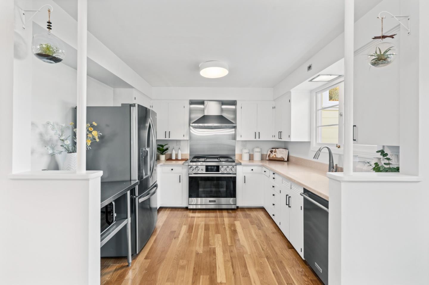 Detail Gallery Image 19 of 57 For 532 Cedar Ave, San Bruno,  CA 94066 - 3 Beds | 1/1 Baths