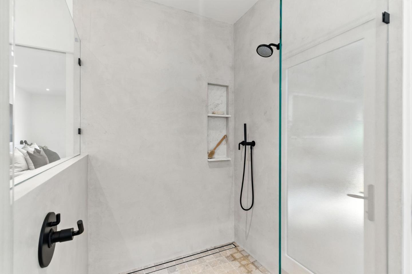 Detail Gallery Image 21 of 42 For 633 Manzanita Ave, Corte Madera,  CA 94925 - 4 Beds | 4/1 Baths