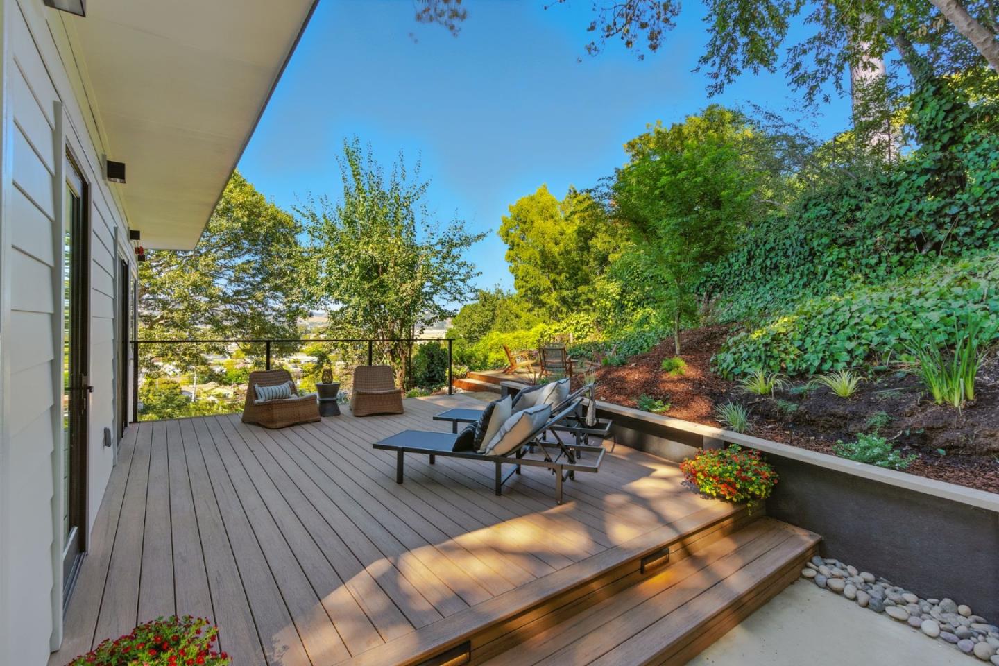Detail Gallery Image 24 of 42 For 633 Manzanita Ave, Corte Madera,  CA 94925 - 4 Beds | 4/1 Baths