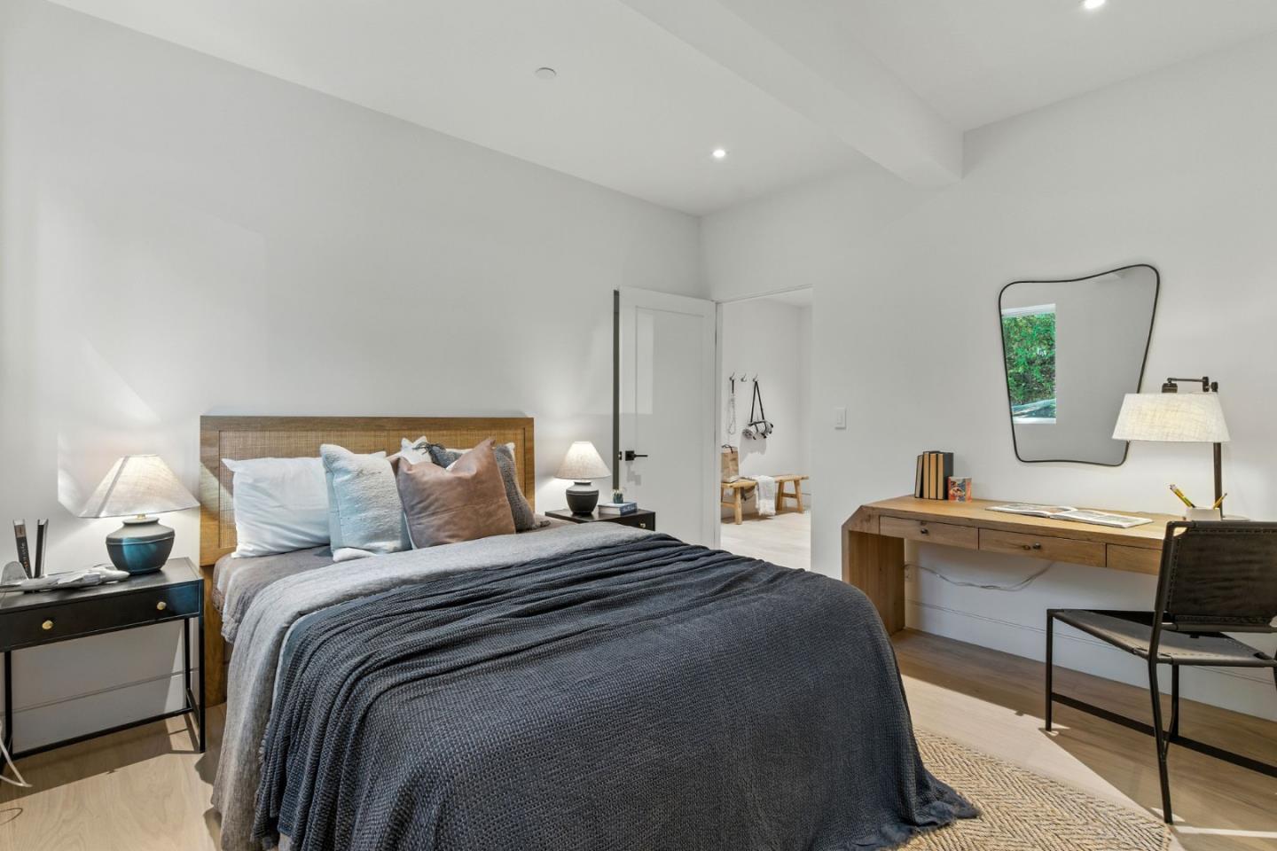 Detail Gallery Image 34 of 42 For 633 Manzanita Ave, Corte Madera,  CA 94925 - 4 Beds | 4/1 Baths