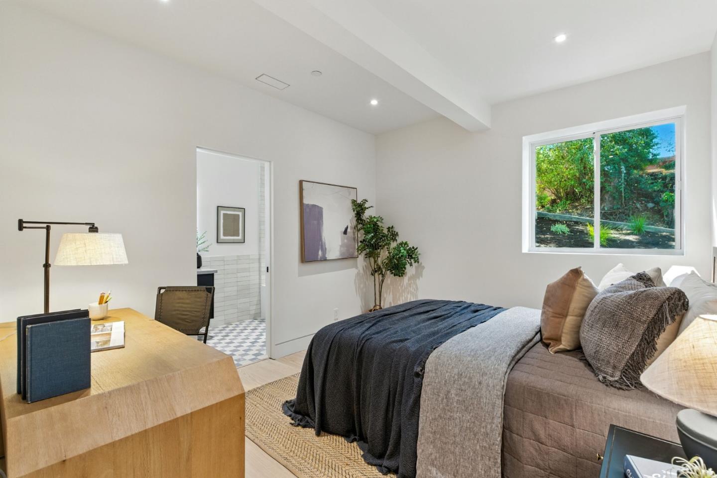 Detail Gallery Image 35 of 42 For 633 Manzanita Ave, Corte Madera,  CA 94925 - 4 Beds | 4/1 Baths