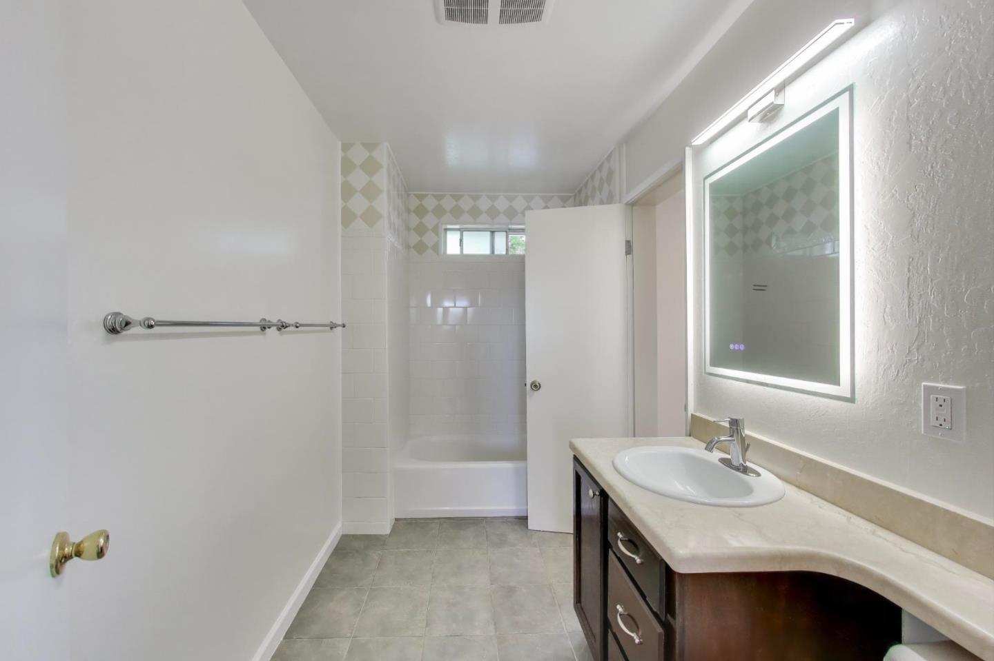 Detail Gallery Image 13 of 20 For 286 Barbara Ln, Daly City,  CA 94015 - 2 Beds | 1/1 Baths