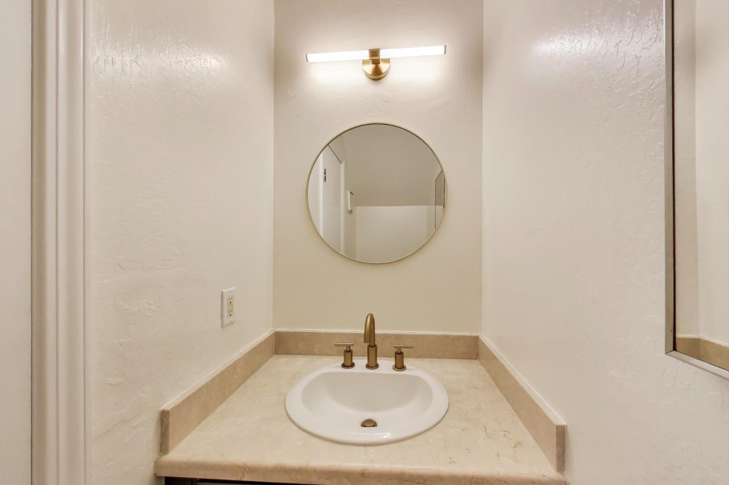 Detail Gallery Image 9 of 20 For 286 Barbara Ln, Daly City,  CA 94015 - 2 Beds | 1/1 Baths