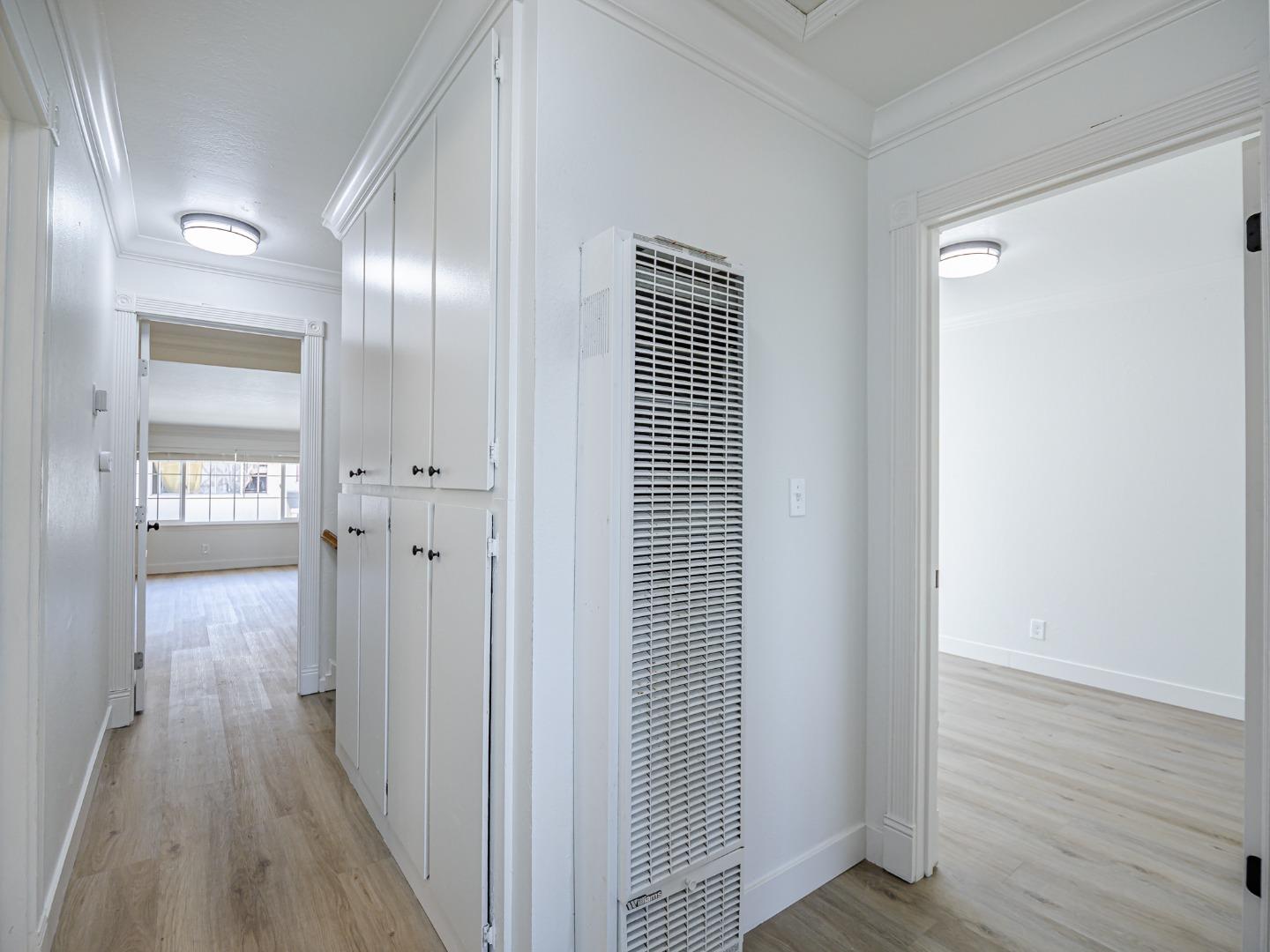 Detail Gallery Image 20 of 46 For 914 Acosta Plaza #111,  Salinas,  CA 93905 - 4 Beds | 2 Baths