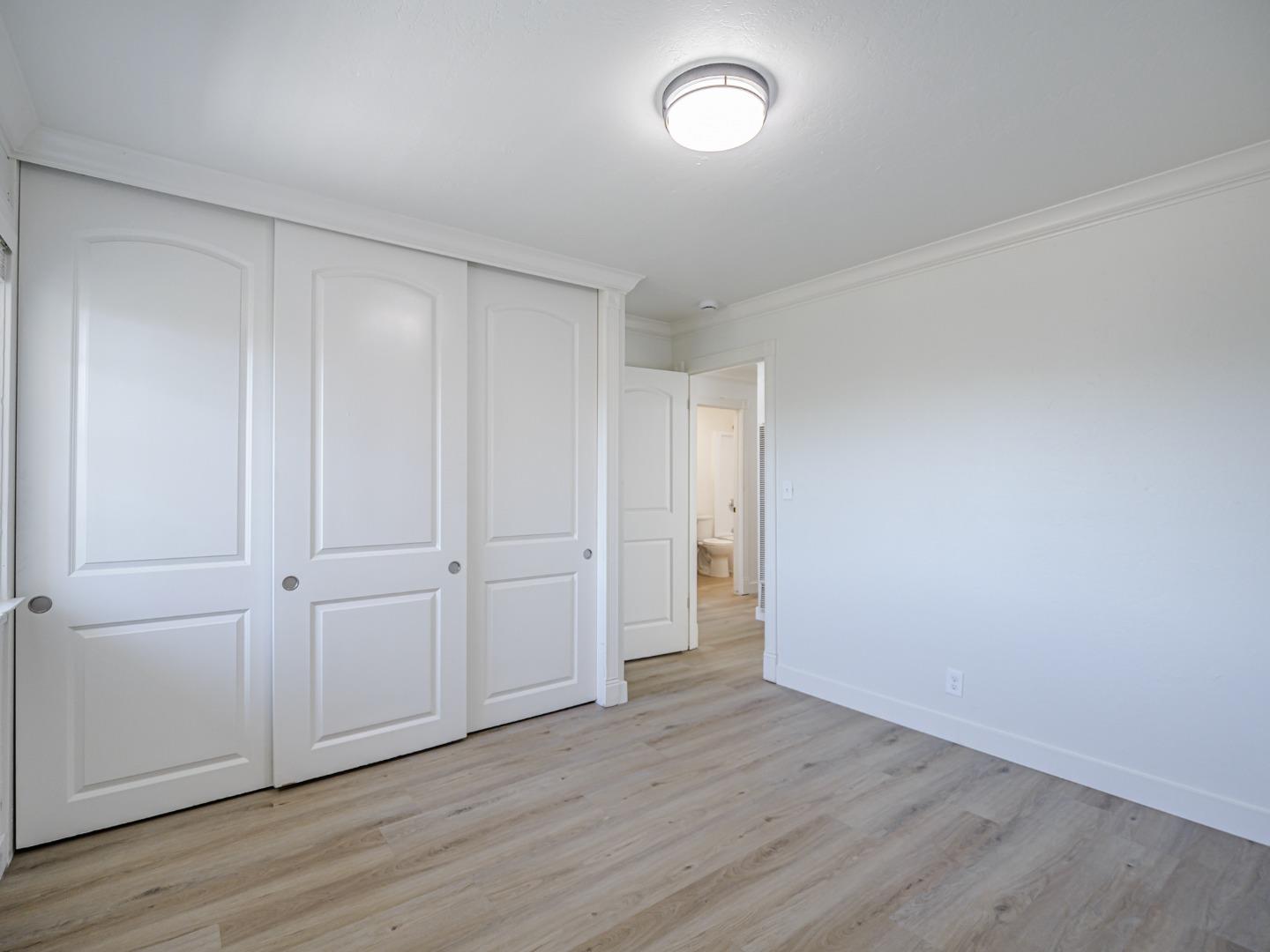 Detail Gallery Image 28 of 46 For 914 Acosta Plaza #111,  Salinas,  CA 93905 - 4 Beds | 2 Baths