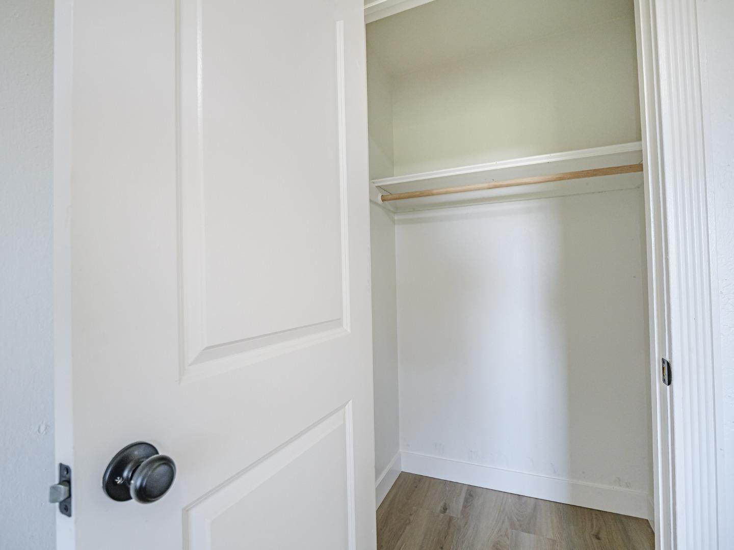 Detail Gallery Image 30 of 46 For 914 Acosta Plaza #111,  Salinas,  CA 93905 - 4 Beds | 2 Baths