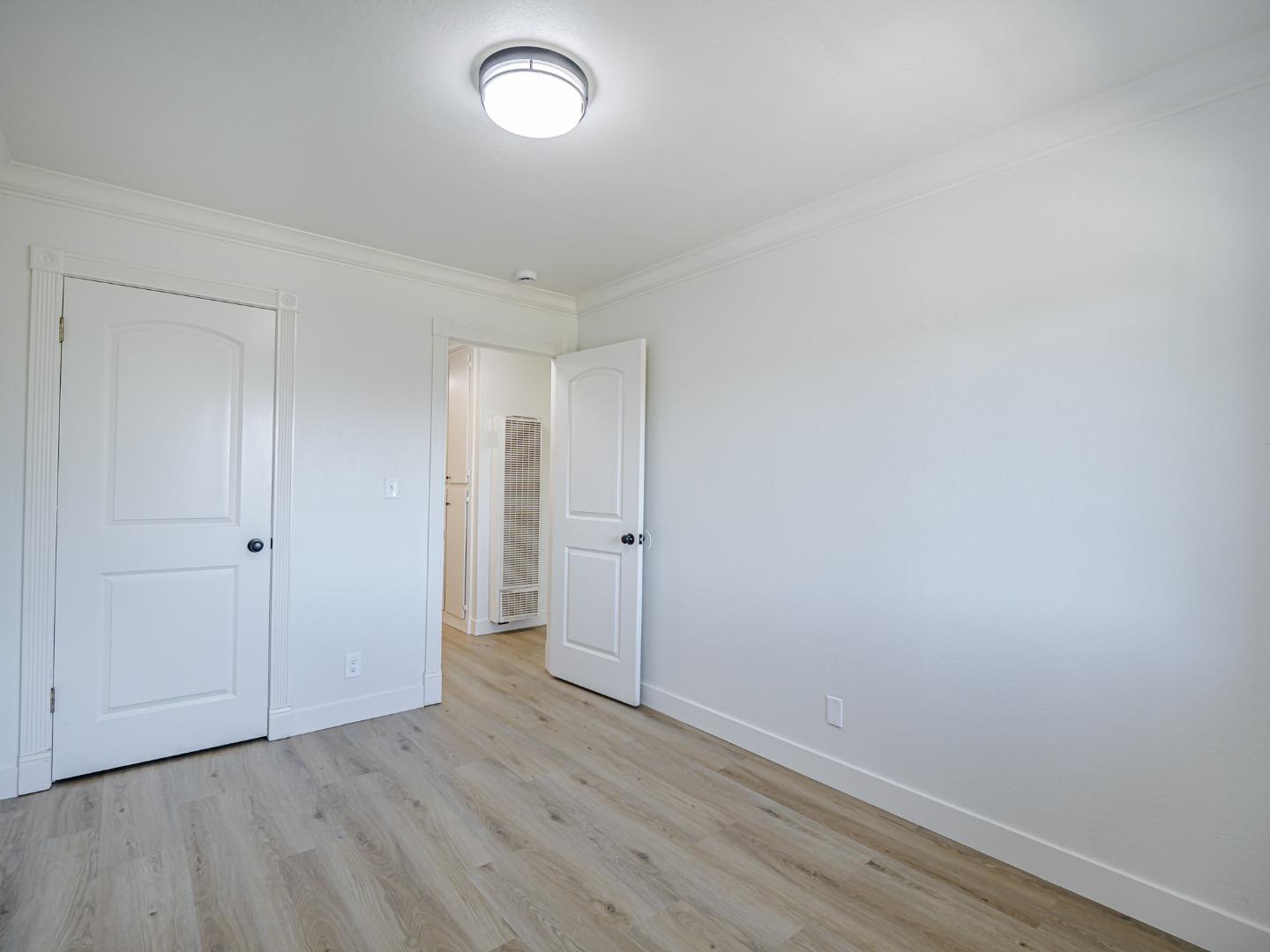 Detail Gallery Image 31 of 46 For 914 Acosta Plaza #111,  Salinas,  CA 93905 - 4 Beds | 2 Baths