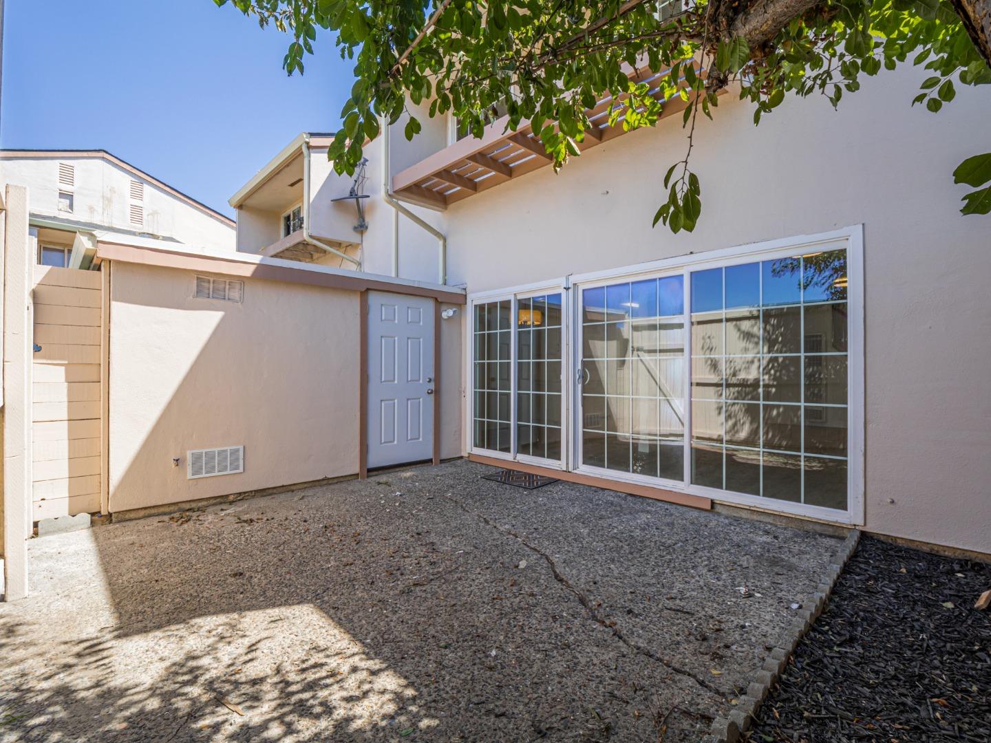Detail Gallery Image 36 of 46 For 914 Acosta Plaza #111,  Salinas,  CA 93905 - 4 Beds | 2 Baths