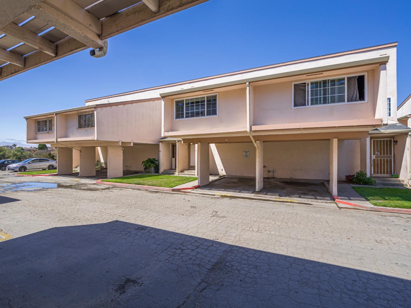 Detail Gallery Image 46 of 46 For 914 Acosta Plaza #111,  Salinas,  CA 93905 - 4 Beds | 2 Baths