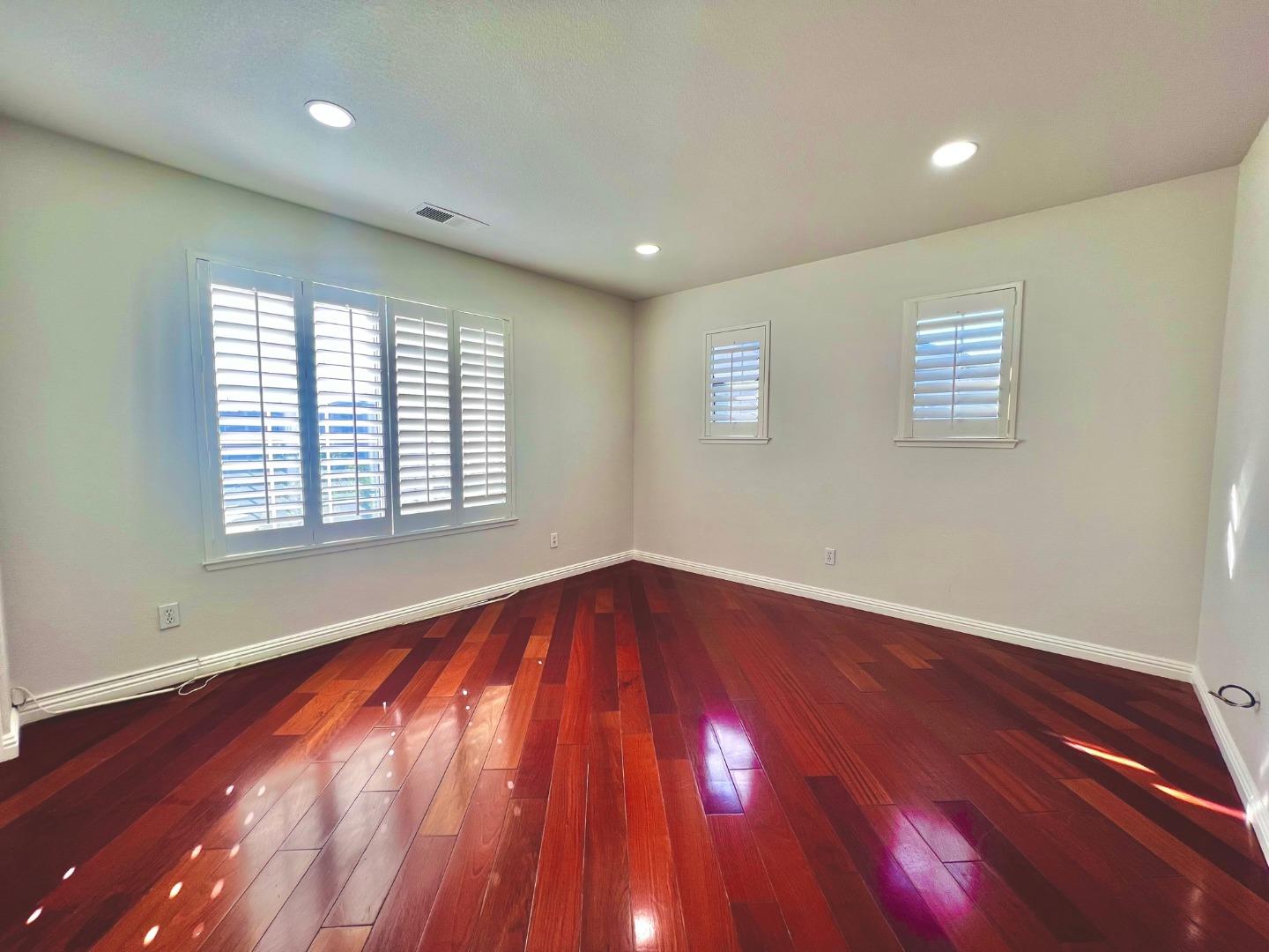 Detail Gallery Image 18 of 22 For 1623 Sawgrass Dr, San Jose,  CA 95116 - 4 Beds | 2/1 Baths