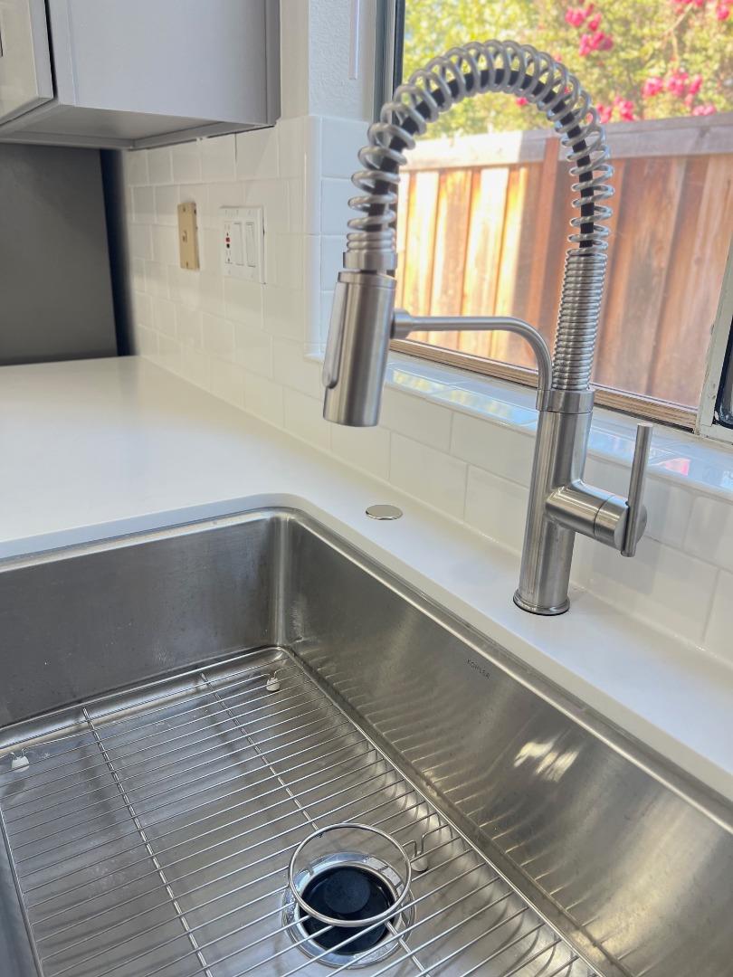 Detail Gallery Image 7 of 22 For 1623 Sawgrass Dr, San Jose,  CA 95116 - 4 Beds | 2/1 Baths