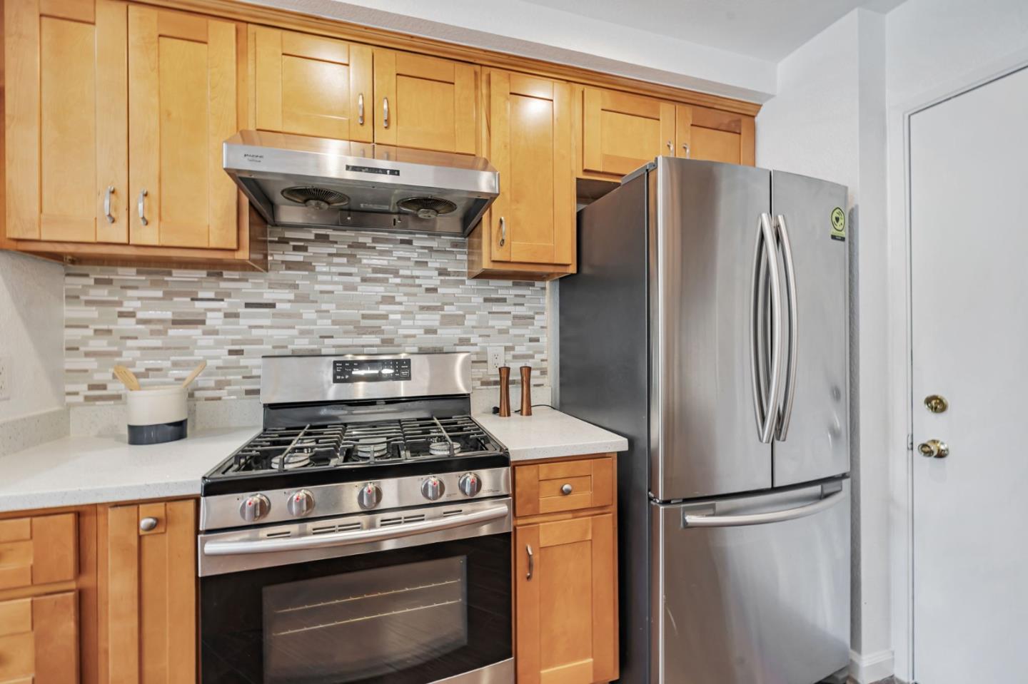 Detail Gallery Image 13 of 39 For 5220 Fairbanks Cmn, Fremont,  CA 94555 - 2 Beds | 1 Baths