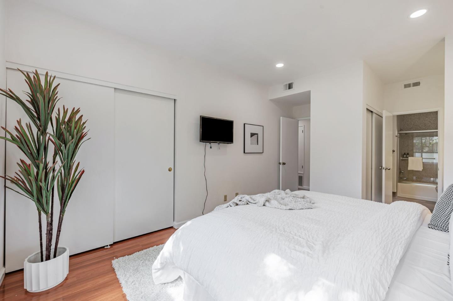 Detail Gallery Image 21 of 39 For 5220 Fairbanks Cmn, Fremont,  CA 94555 - 2 Beds | 1 Baths
