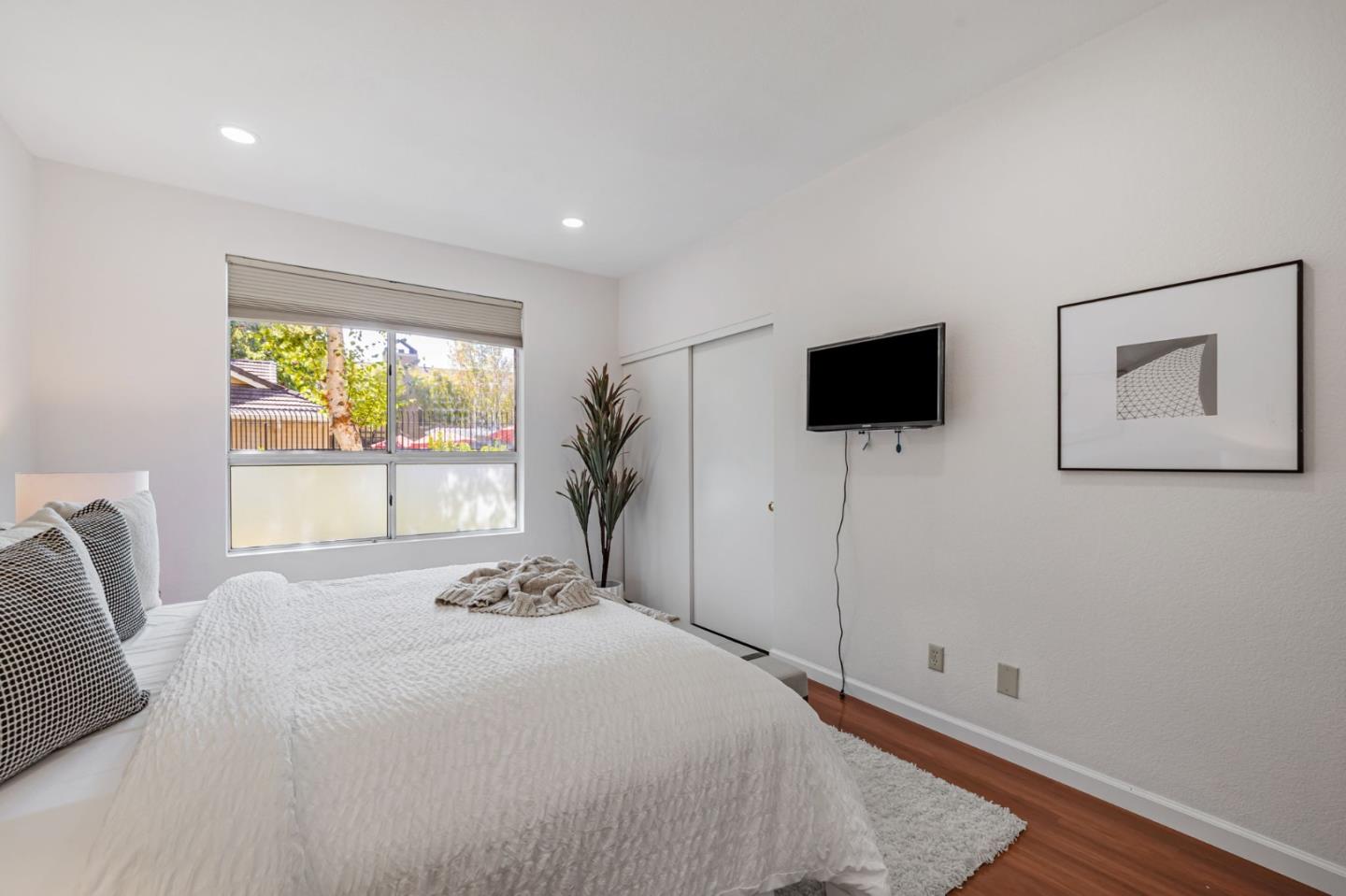 Detail Gallery Image 23 of 39 For 5220 Fairbanks Cmn, Fremont,  CA 94555 - 2 Beds | 1 Baths