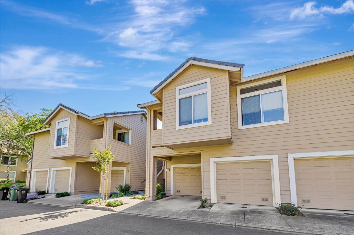 Detail Gallery Image 3 of 39 For 5220 Fairbanks Cmn, Fremont,  CA 94555 - 2 Beds | 1 Baths