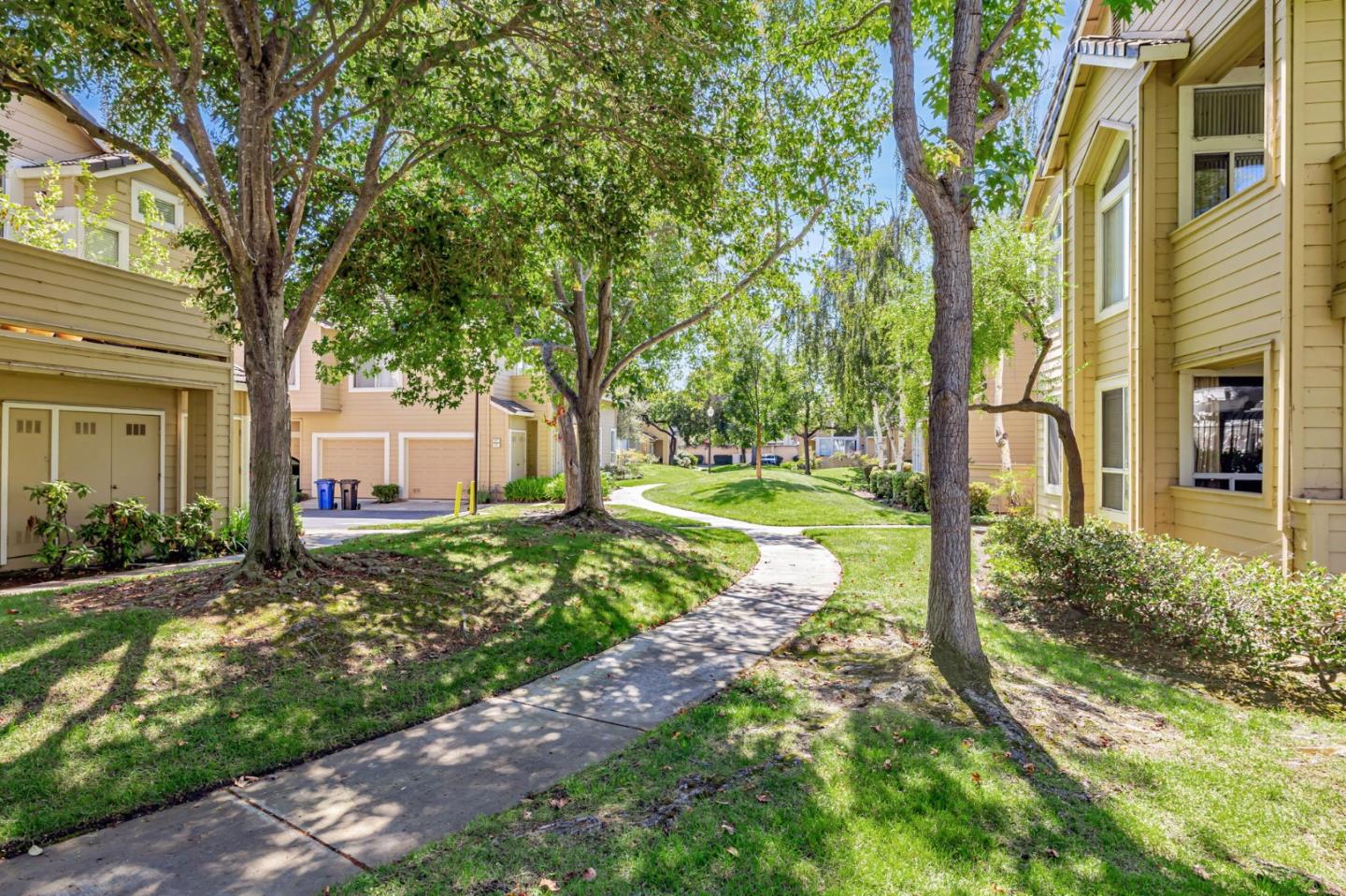 Detail Gallery Image 35 of 39 For 5220 Fairbanks Cmn, Fremont,  CA 94555 - 2 Beds | 1 Baths