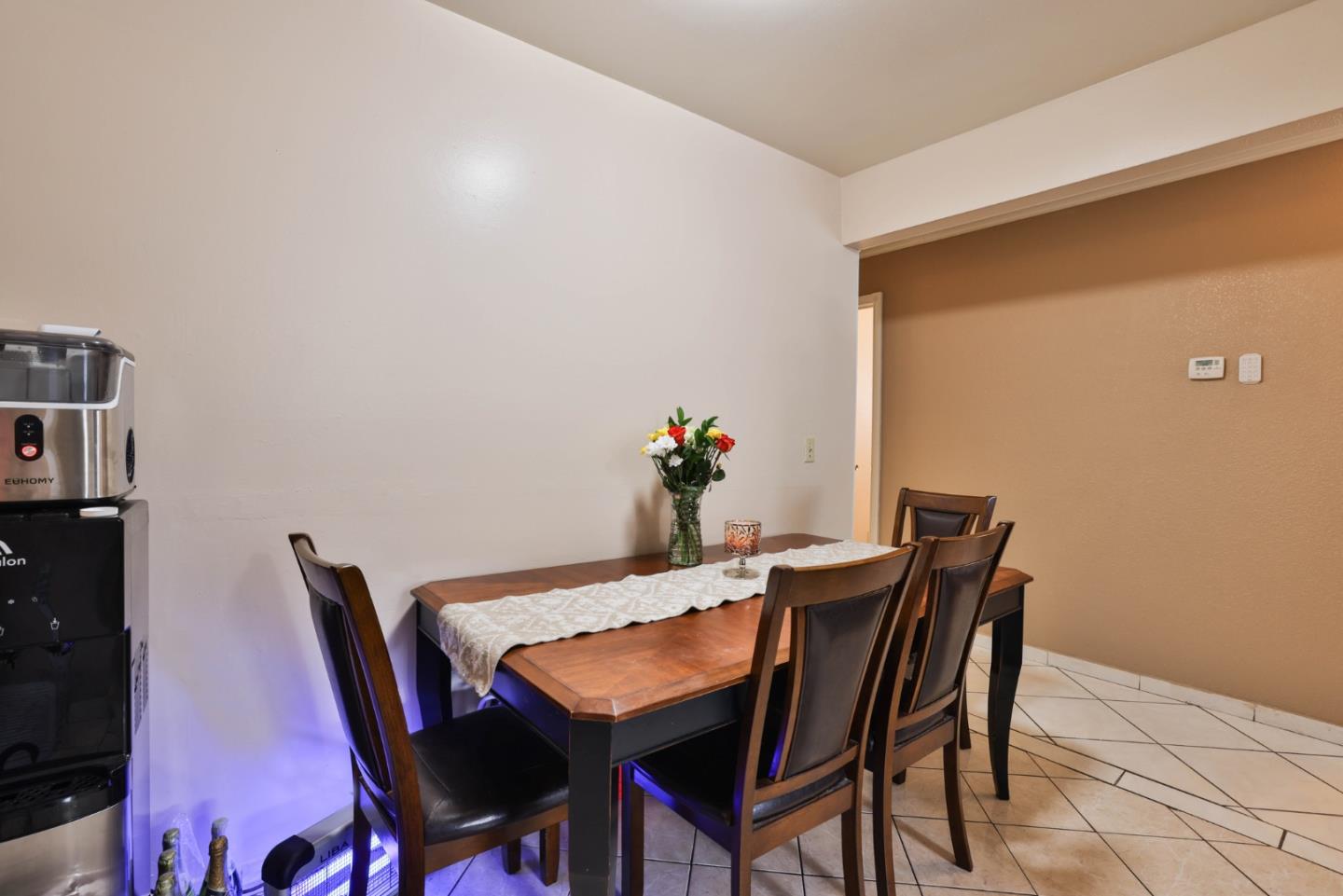 Detail Gallery Image 6 of 19 For 1899 Bermuda Way, San Jose,  CA 95122 - 4 Beds | 2 Baths