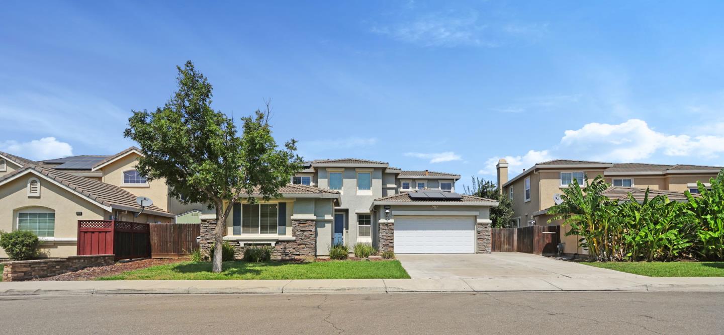 Detail Gallery Image 2 of 46 For 2265 Barcelona Dr, Tracy,  CA 95377 - 5 Beds | 2/1 Baths