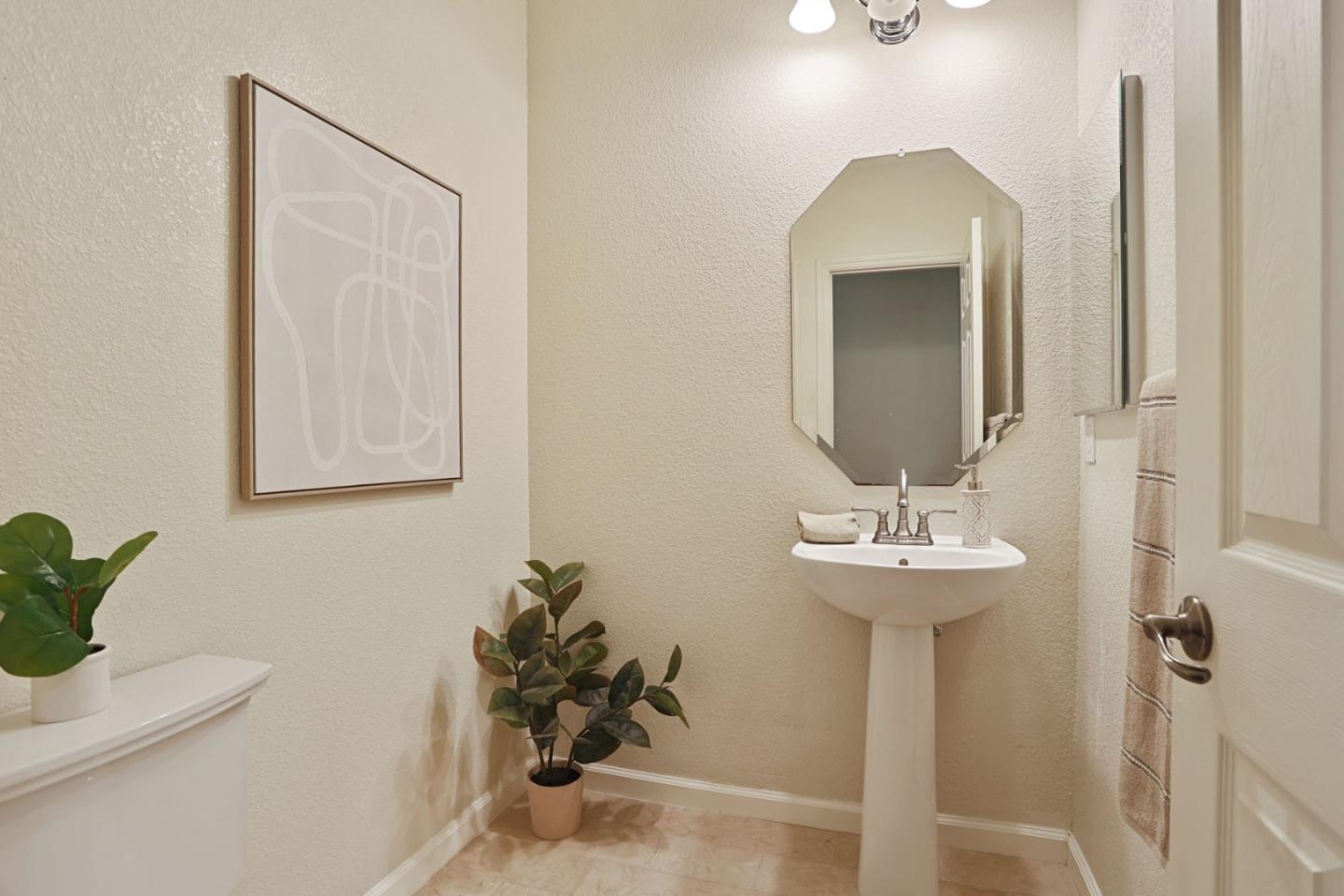 Detail Gallery Image 30 of 46 For 2265 Barcelona Dr, Tracy,  CA 95377 - 5 Beds | 2/1 Baths