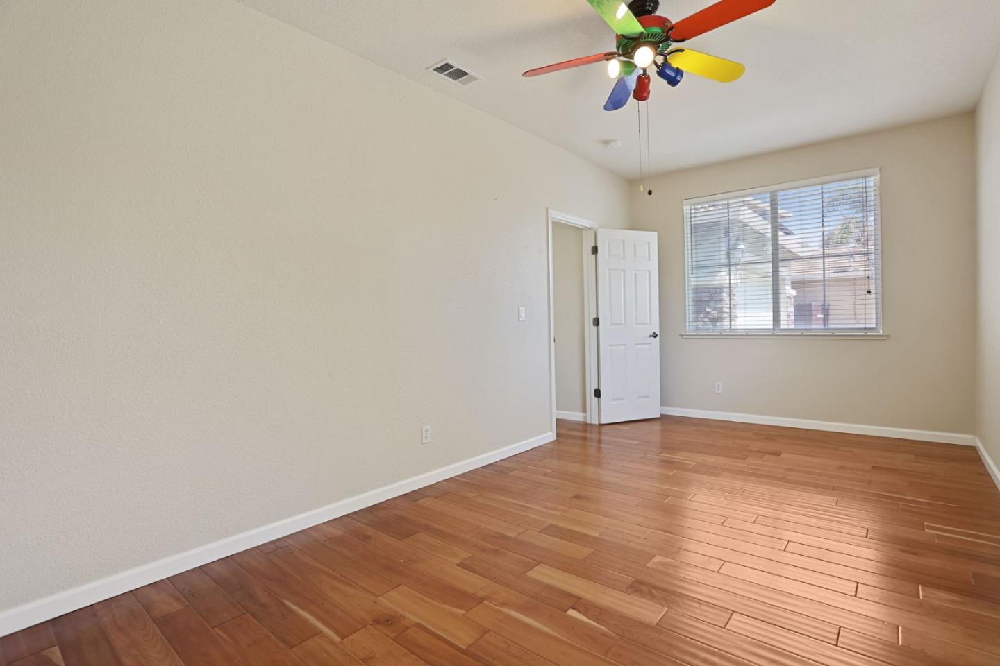 Detail Gallery Image 31 of 46 For 2265 Barcelona Dr, Tracy,  CA 95377 - 5 Beds | 2/1 Baths