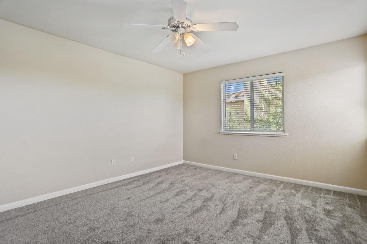 Detail Gallery Image 35 of 46 For 2265 Barcelona Dr, Tracy,  CA 95377 - 5 Beds | 2/1 Baths