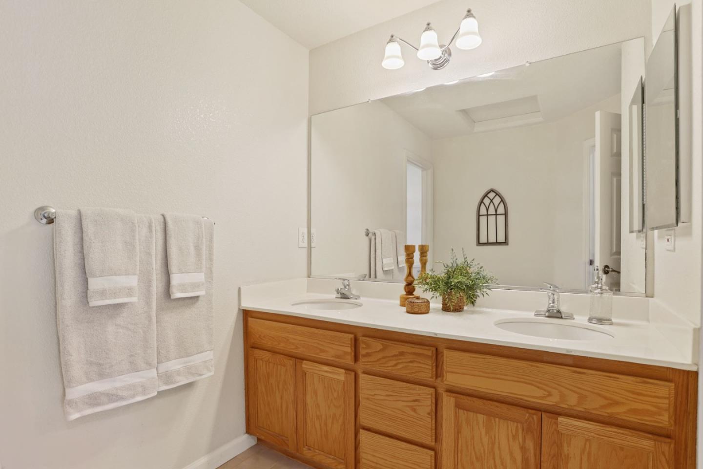 Detail Gallery Image 36 of 46 For 2265 Barcelona Dr, Tracy,  CA 95377 - 5 Beds | 2/1 Baths