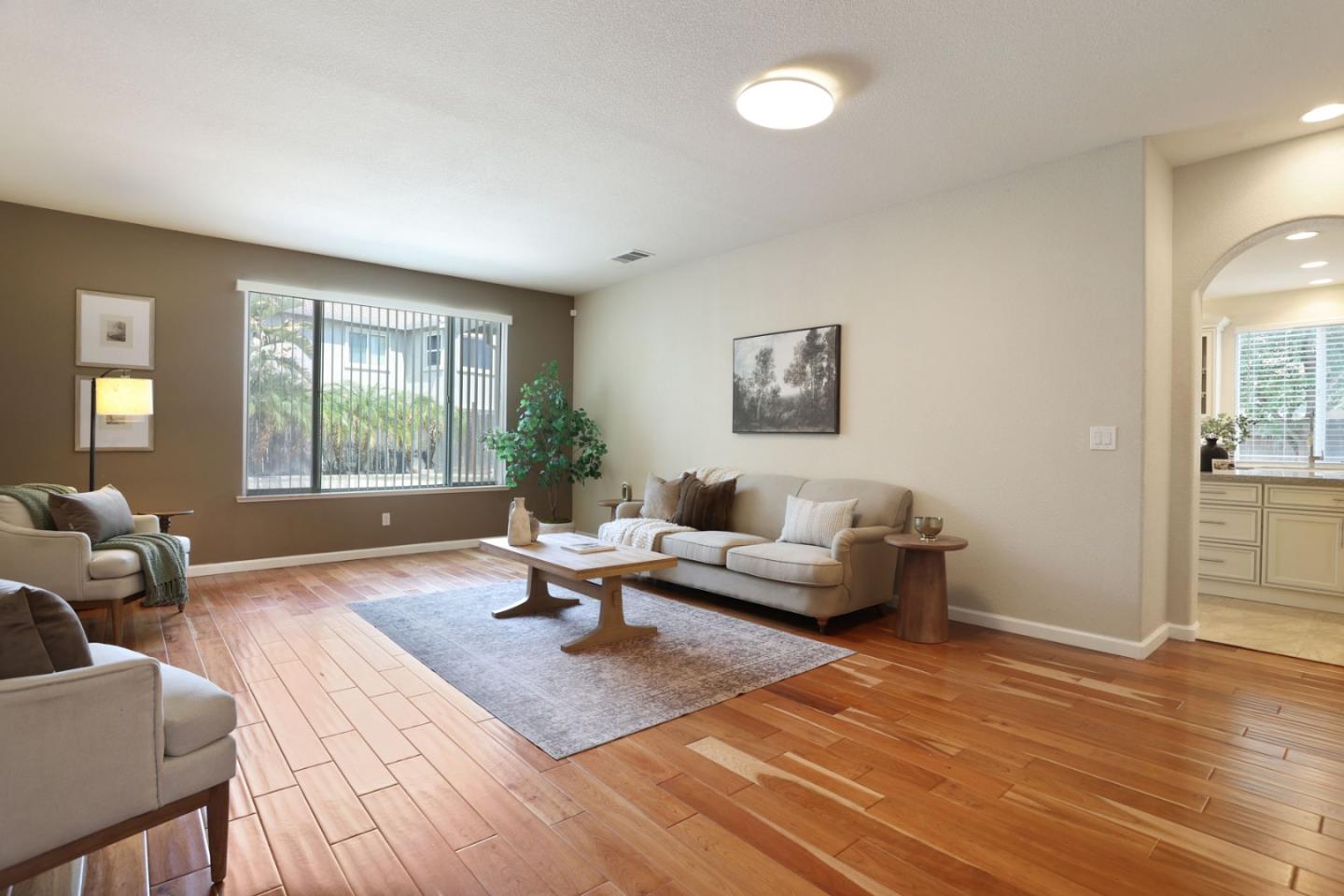 Detail Gallery Image 7 of 46 For 2265 Barcelona Dr, Tracy,  CA 95377 - 5 Beds | 2/1 Baths