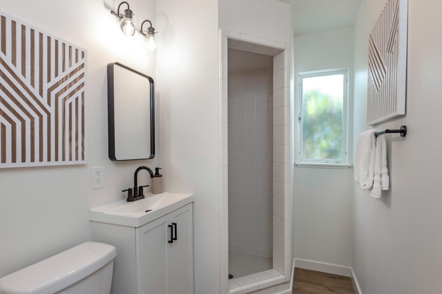 Detail Gallery Image 11 of 19 For 384 Cuesta Dr, Los Altos,  CA 94024 - 3 Beds | 2 Baths