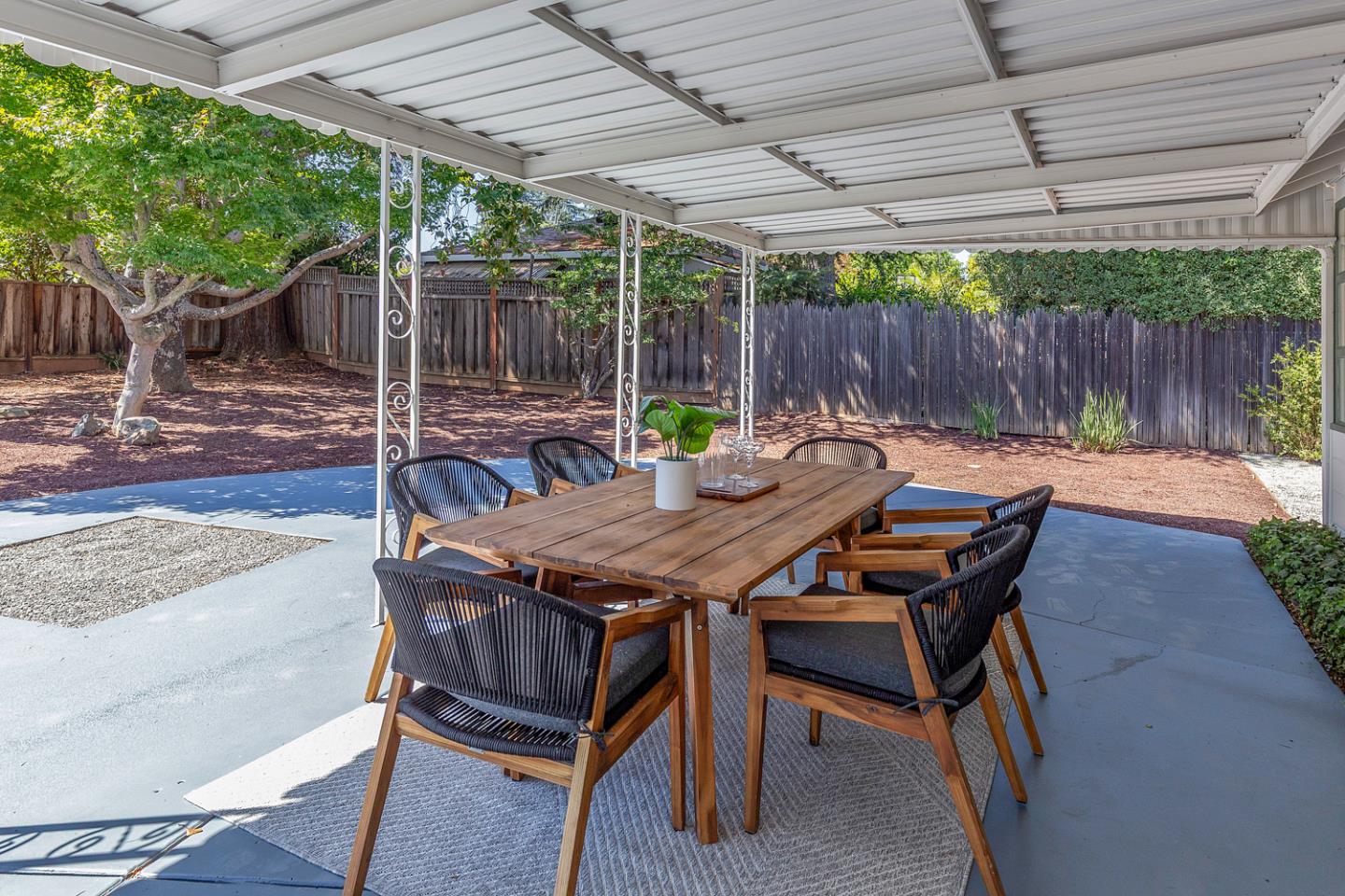 Detail Gallery Image 15 of 19 For 384 Cuesta Dr, Los Altos,  CA 94024 - 3 Beds | 2 Baths